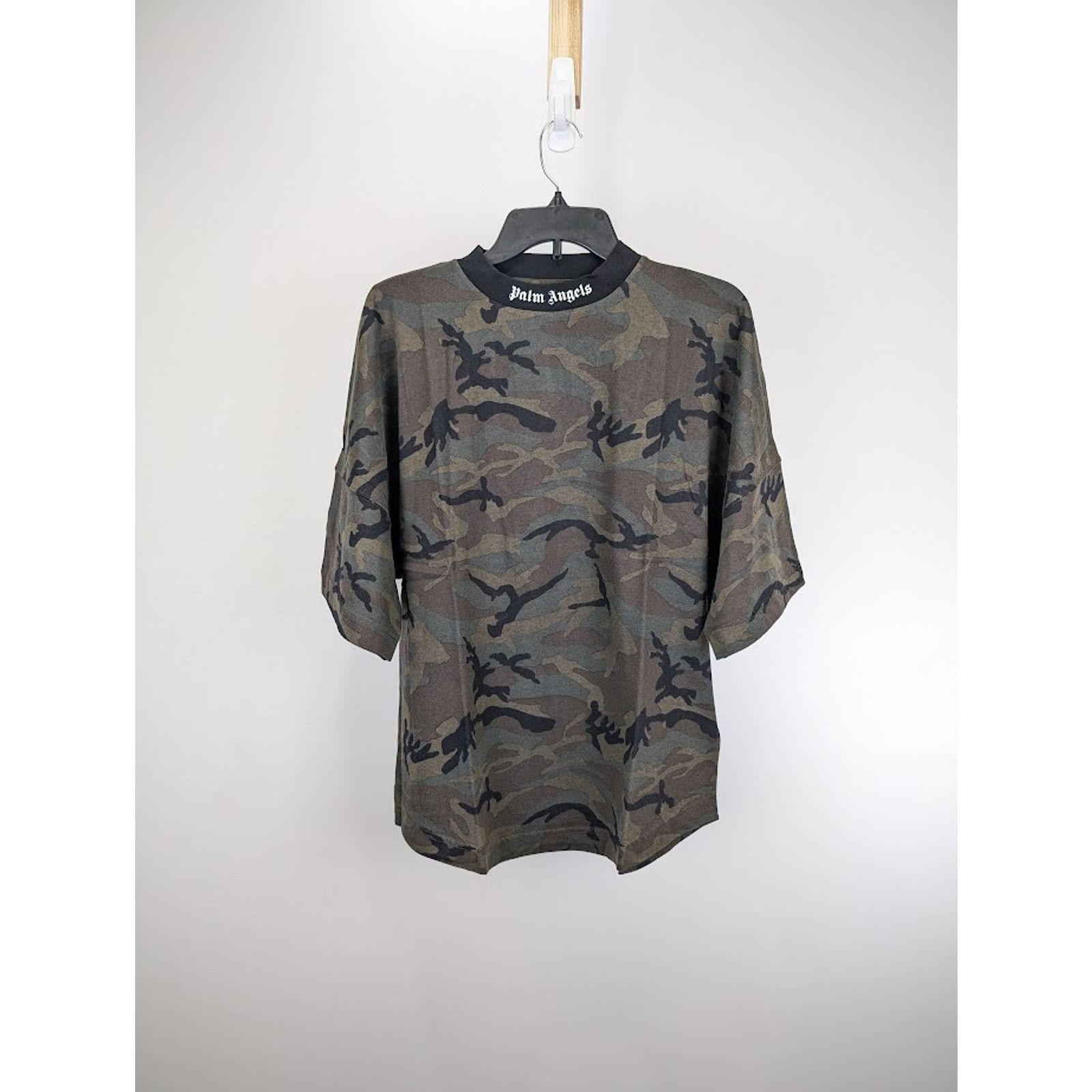 Palm Angels o1rshd1 Q:2 / Camo Classic Logo Over Tee in Military Black Size US XS / EU 42 / 0 - 1 Thumbnail
