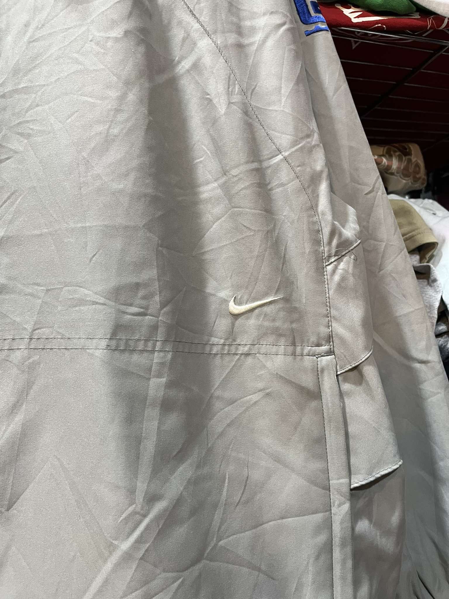 Nike Nike LeBron James Collection Swoosh Jacket Size US L / EU 52-54 / 3 - 3 Thumbnail