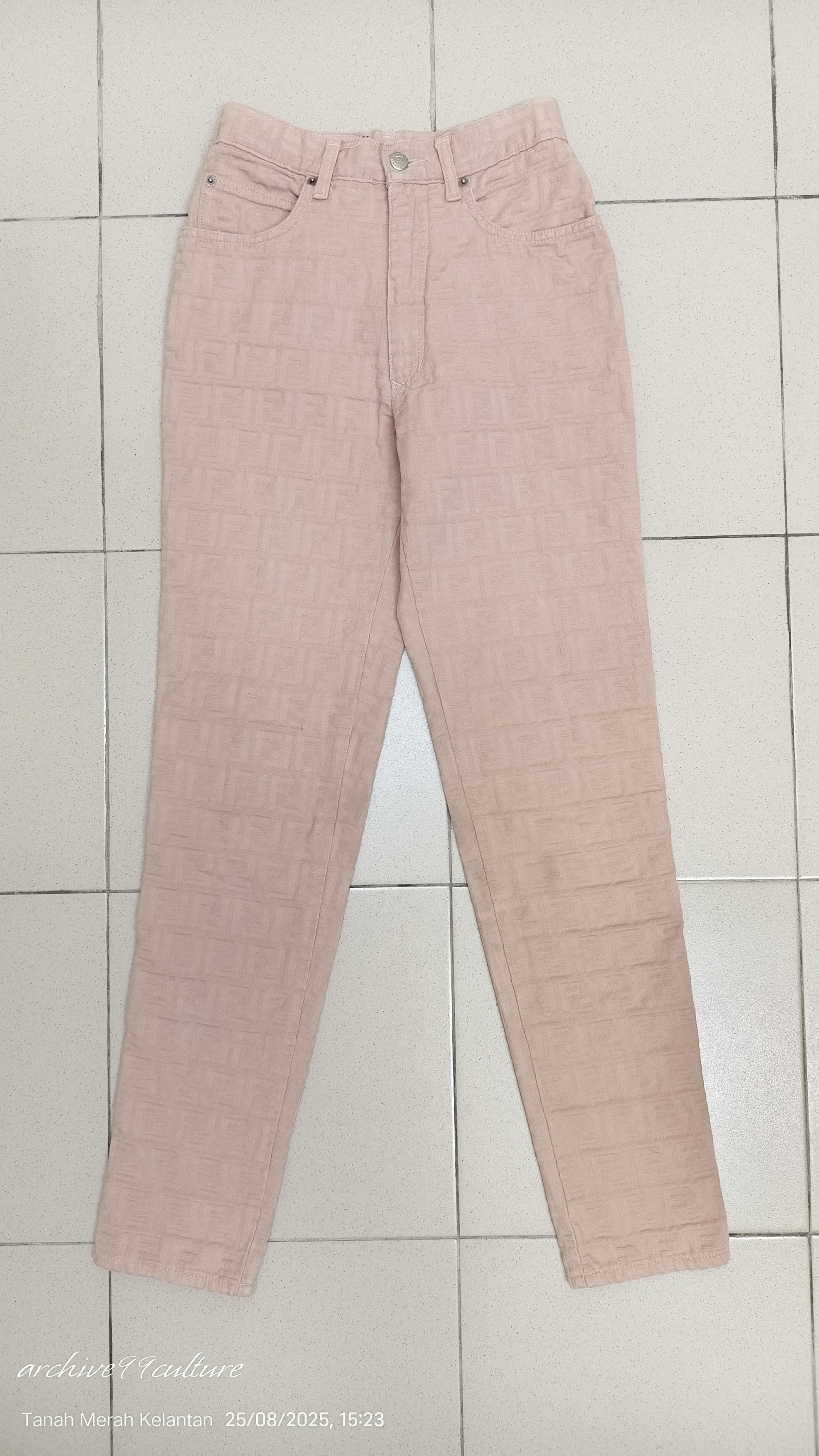 Fendi Vintage 90s Fendi Zucca Monogram baby pink / nude jeans Size 26" / US 2 / IT 38 - 1 Thumbnail