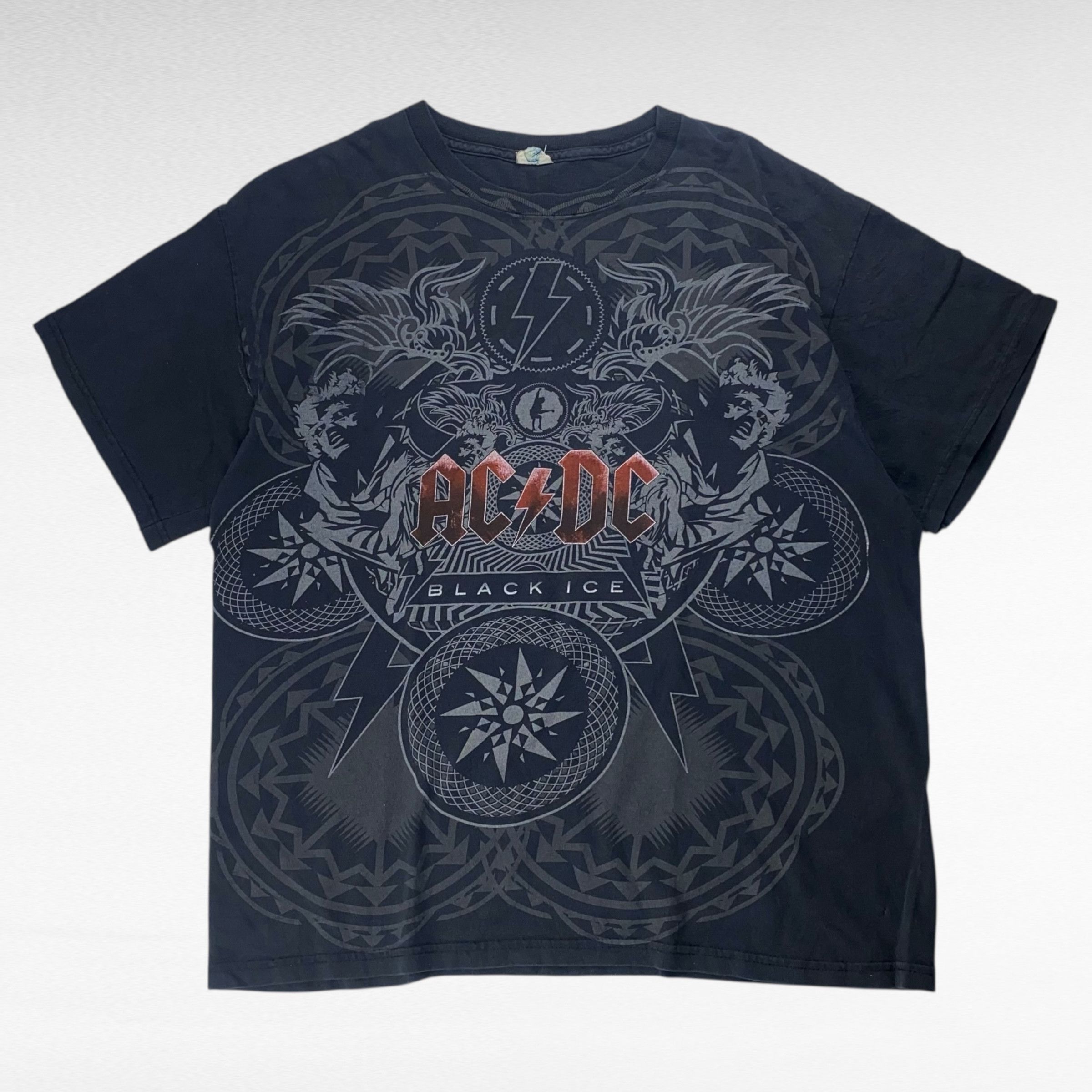 Delta Delta T-Shirt Size L Size US L / EU 52-54 / 3 - 1 Thumbnail