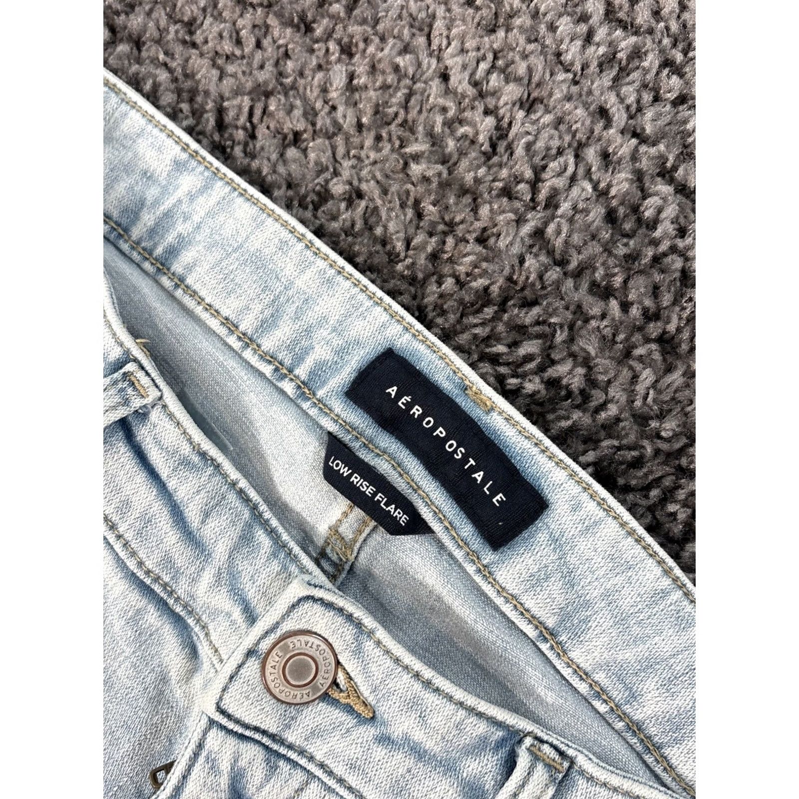 Vintage Aéropostale Jeans Distressed Light Wash Low Rise Flare 14 Regular 34x29 Womens Blue Size 36" / US 14 / IT 50 - 6 Thumbnail