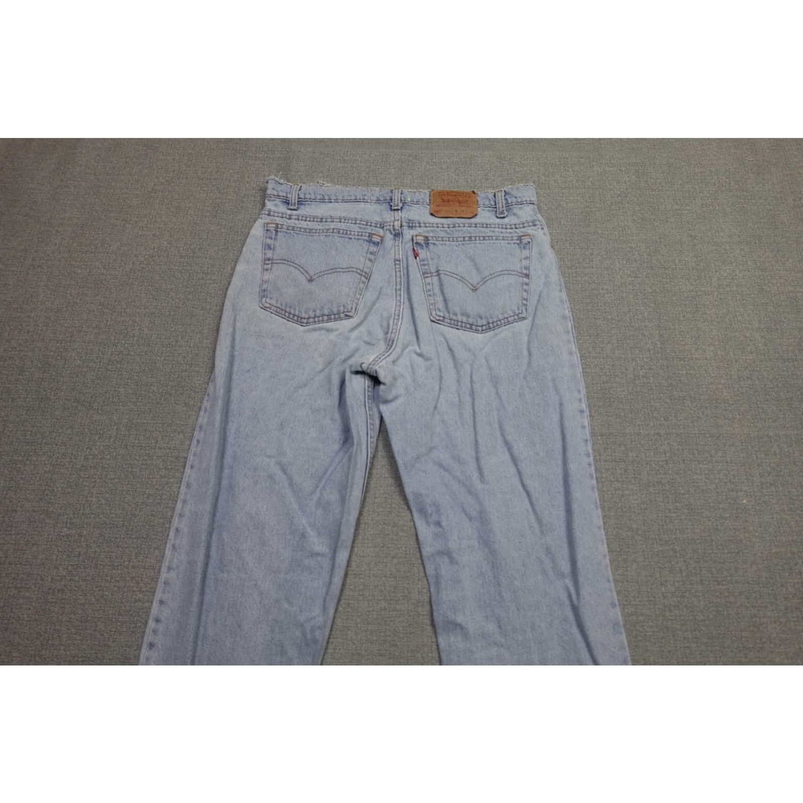 Levi's VINTAGE Levi's 550 Jeans Mens 36x29 Blue Relaxed Fit Light Wash Denim 1996 USA Size US 36 / EU 52 - 5 Thumbnail