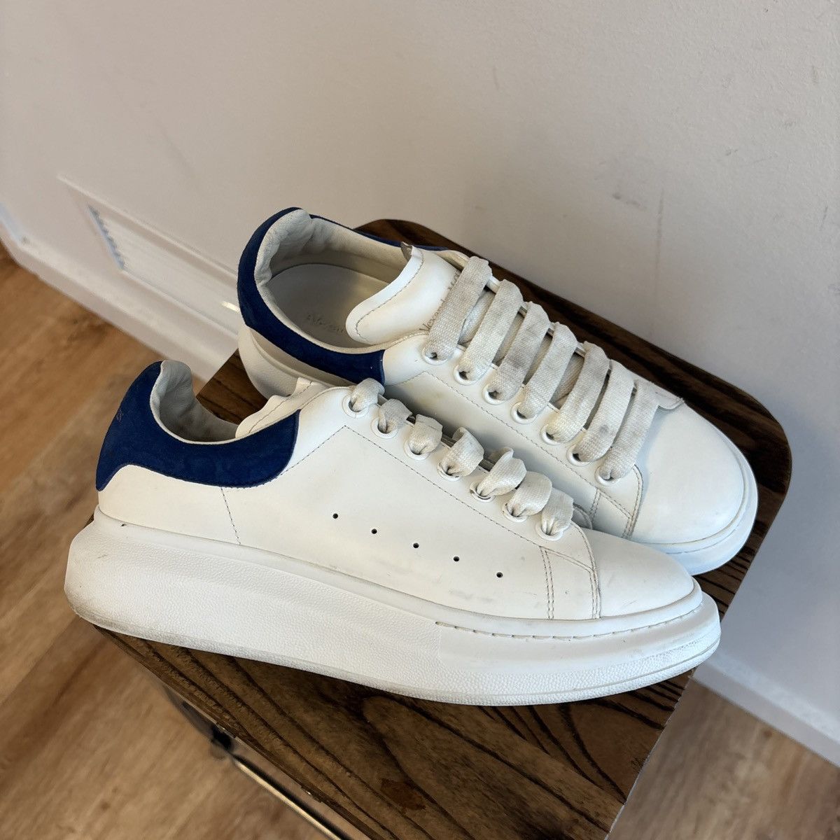 Alexander McQueen Alexander Mcqueen White Blue Size 40 Size US 7 / EU 40 - 1 Thumbnail