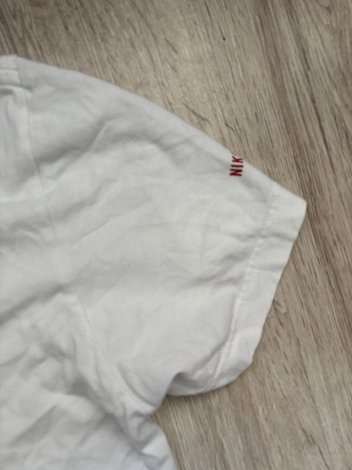 Nike Nike (RED) Lace Up Save Lives 2009 Size L Rare Collectible Size US L / EU 52-54 / 3 - 22 Thumbnail