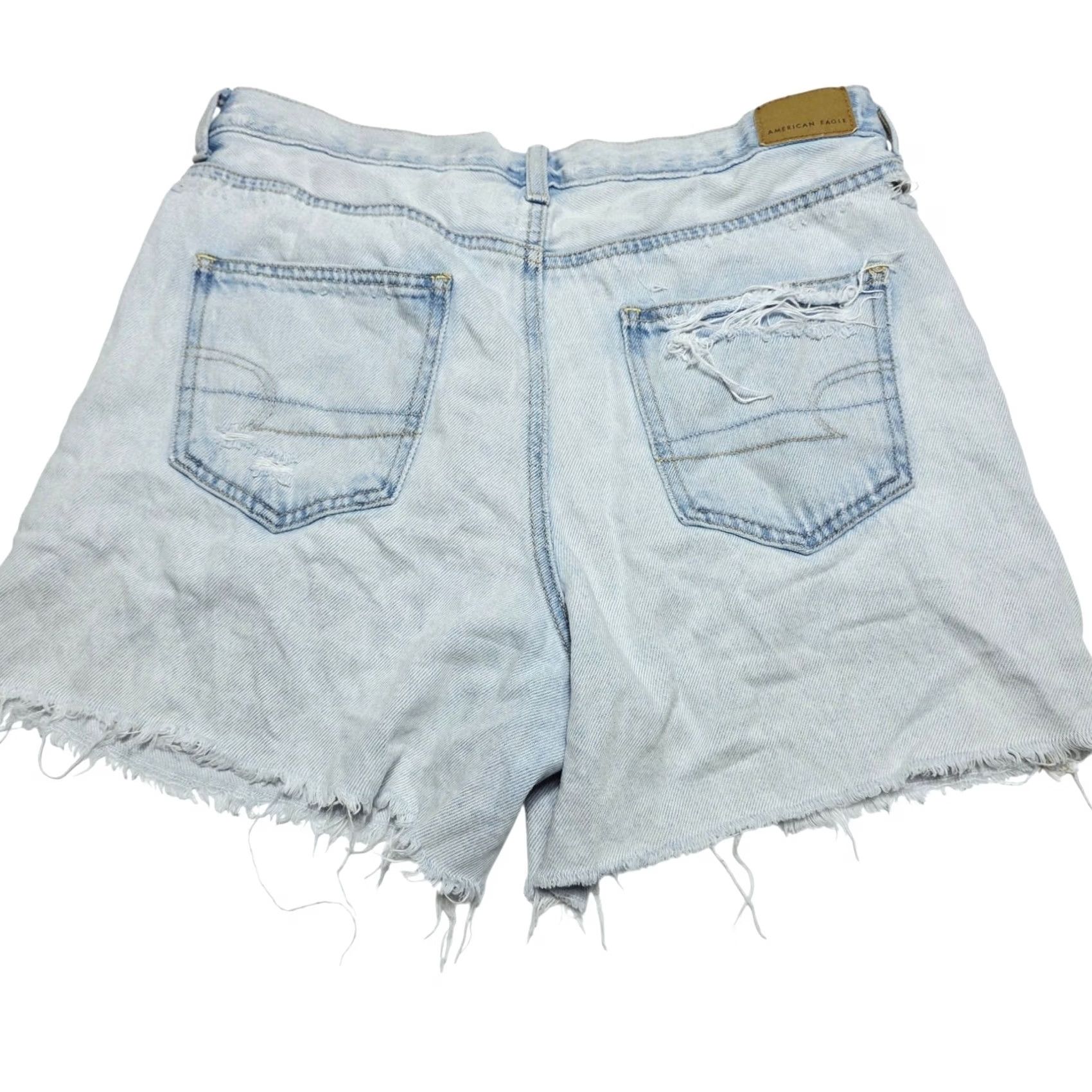 American Eagle Outfitters American Eagle Outfitters Mom Shorts Light Wash Cut Off Women's 8 Distressed Size 30" / US 8 / IT 44 - 2 Thumbnail