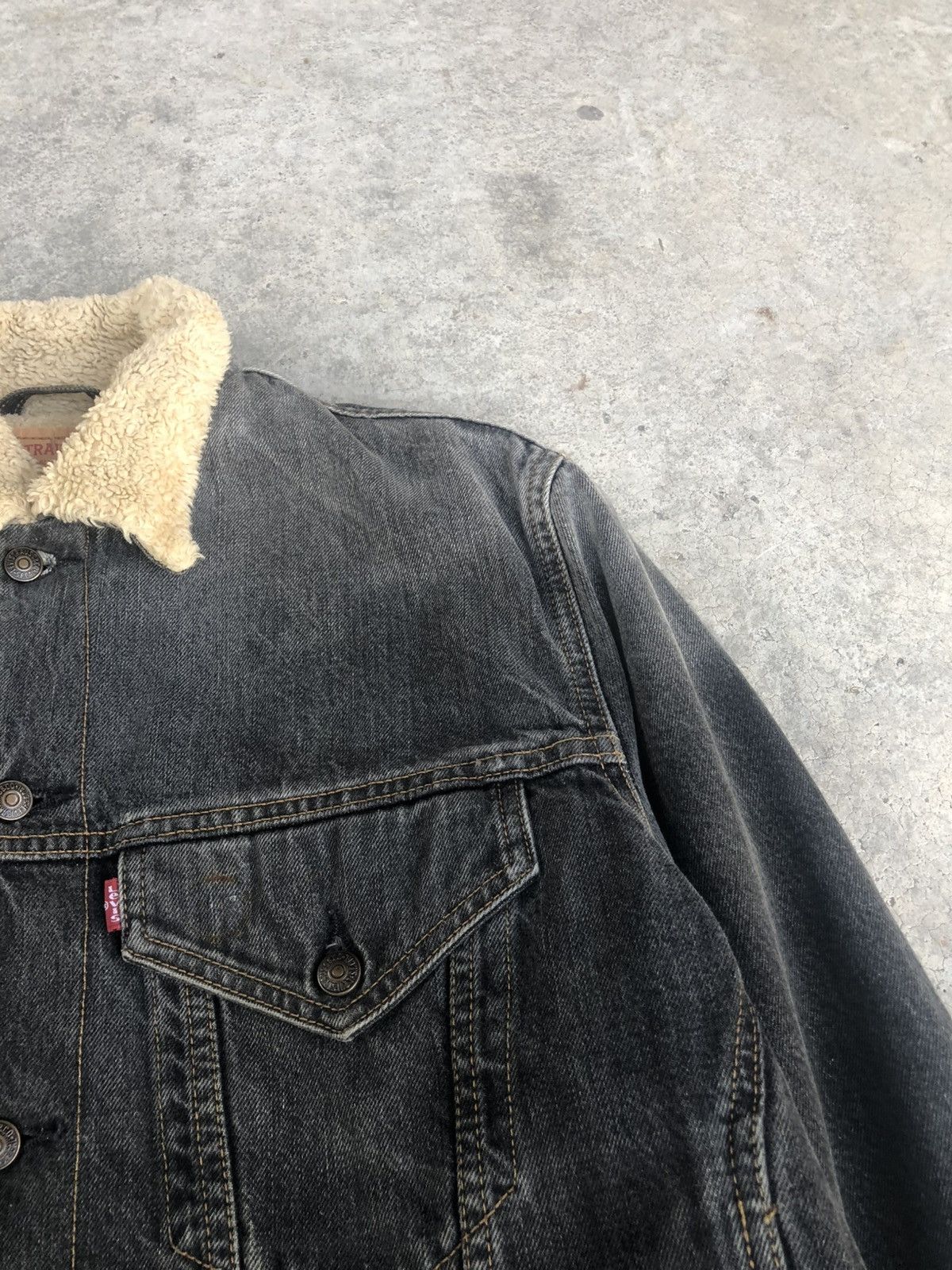 Levi's Y2k Levis Sherpa Lined Denim Jacket Distressed Size US L / EU 52-54 / 3 - 8 Thumbnail