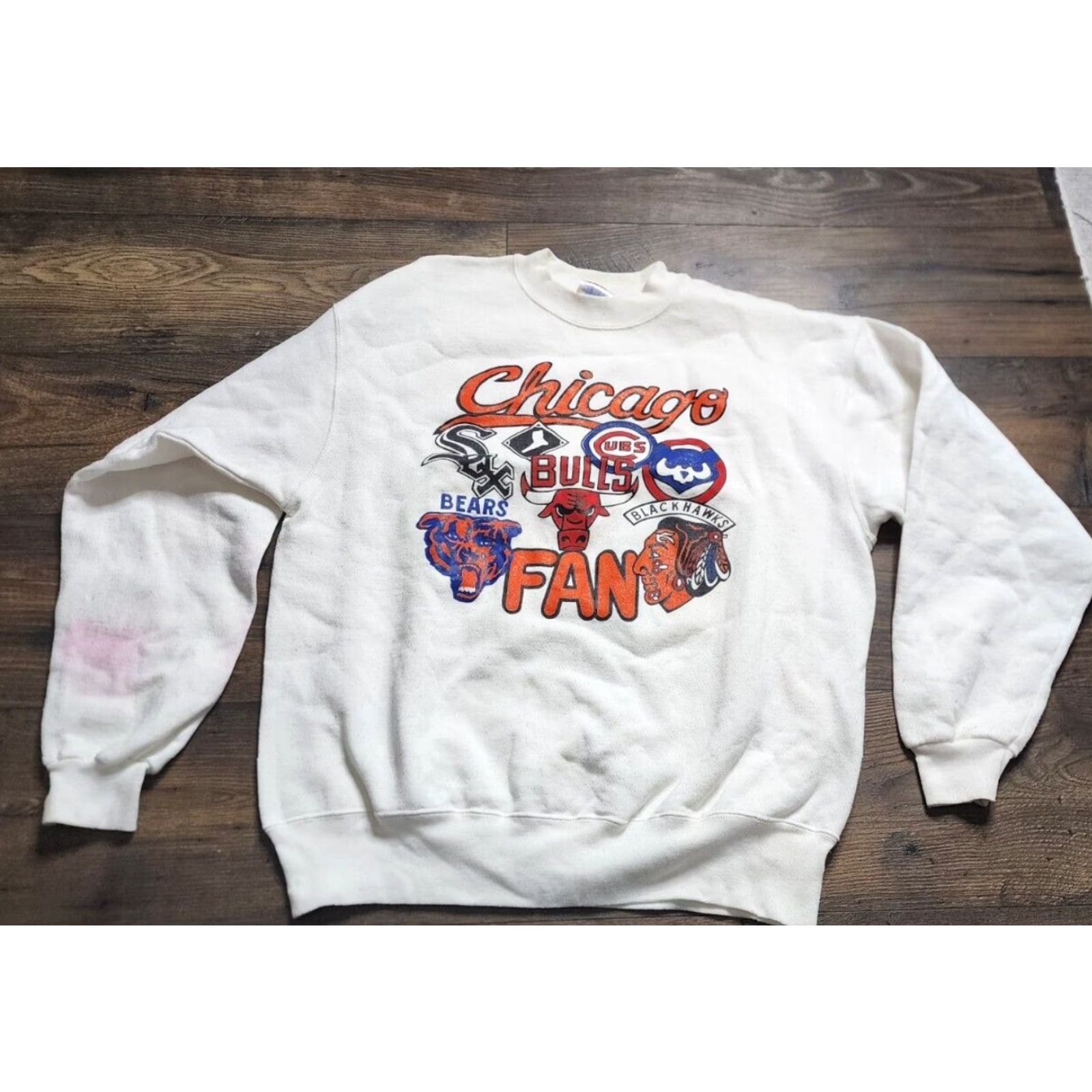 Vintage VINTAGE Chicago Fan Sports XL Mens White Cotton Blend Long Sleeve Sweatshirt Distressed Crew Neck Pullover Hockey Football Baseball Mens Size US XL / EU 56 / 4 - 2 Thumbnail
