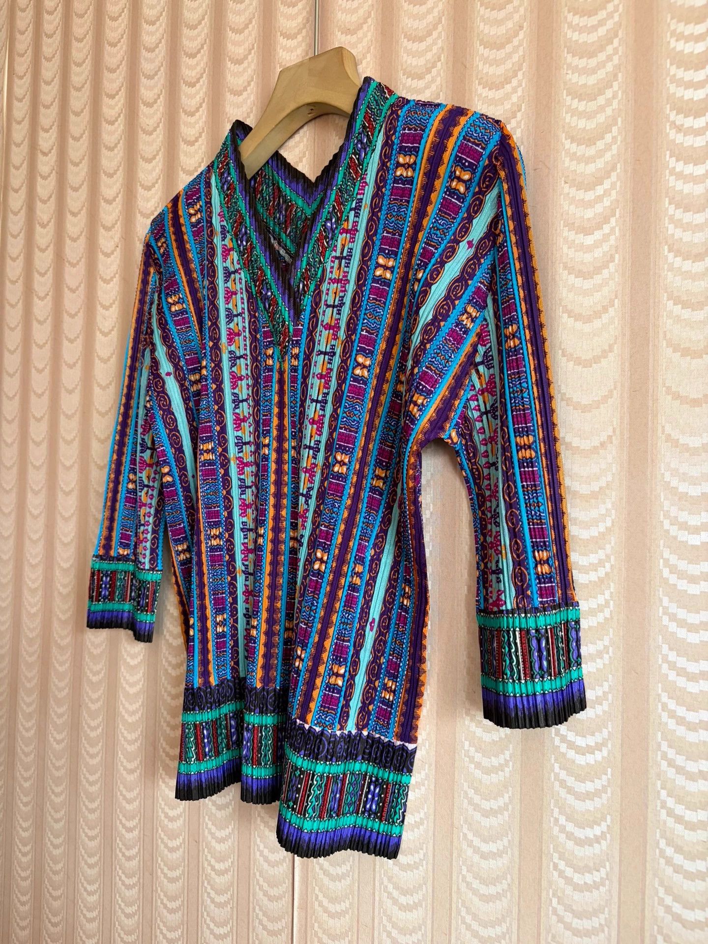 Issey Miyake Issey Miyake PP Color Blocked Tribal V-neck 3/4Sleeve Top Size L / US 10 / IT 46 - 2 Thumbnail