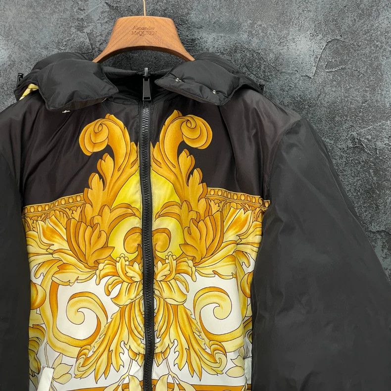 Versace Versace Wearing a hooded cotton suit on both sides Size US L / EU 52-54 / 3 - 6 Thumbnail