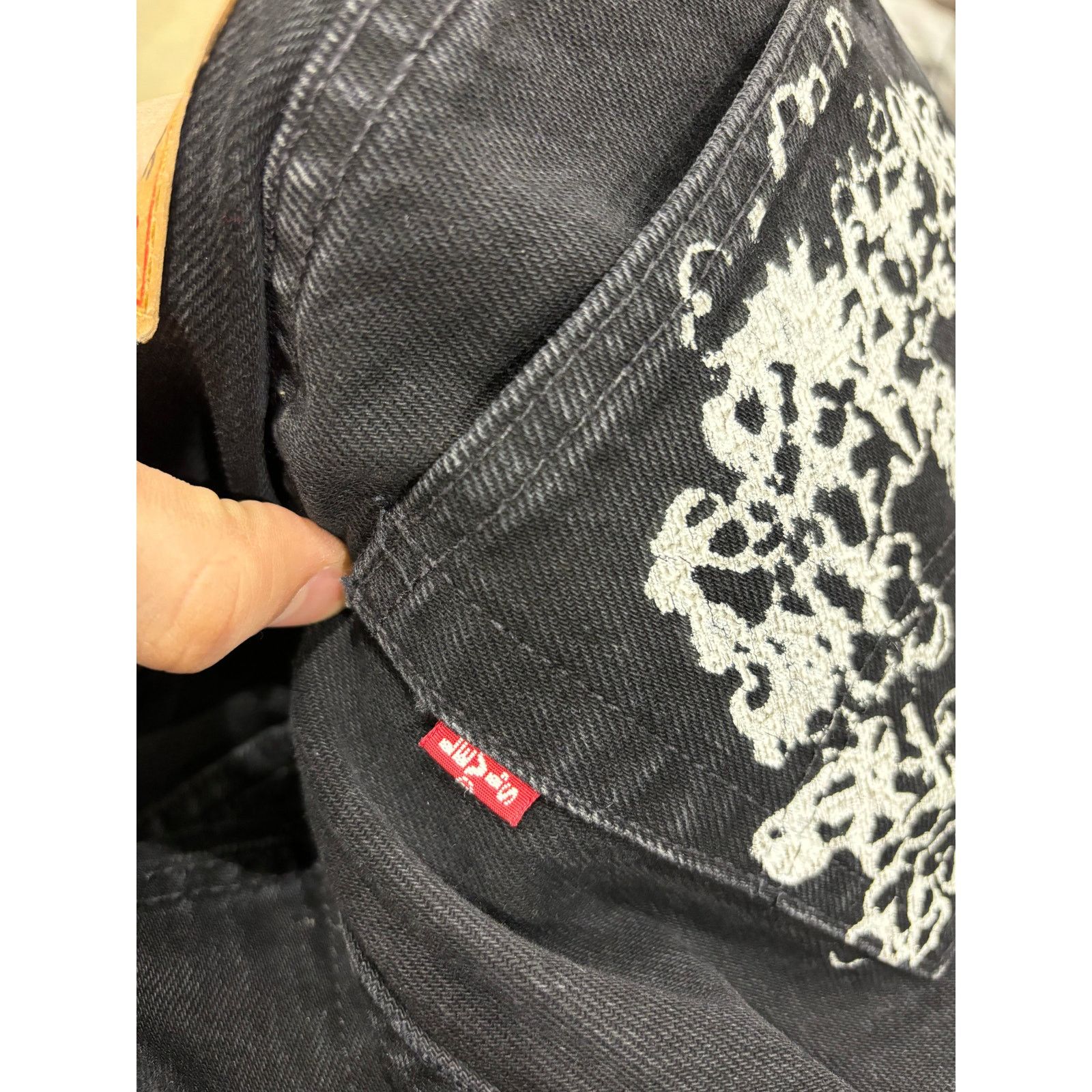 DENIM TEARS Denim Tears Jeans Black One Flower Used 33 Size US 33 - 3 Thumbnail