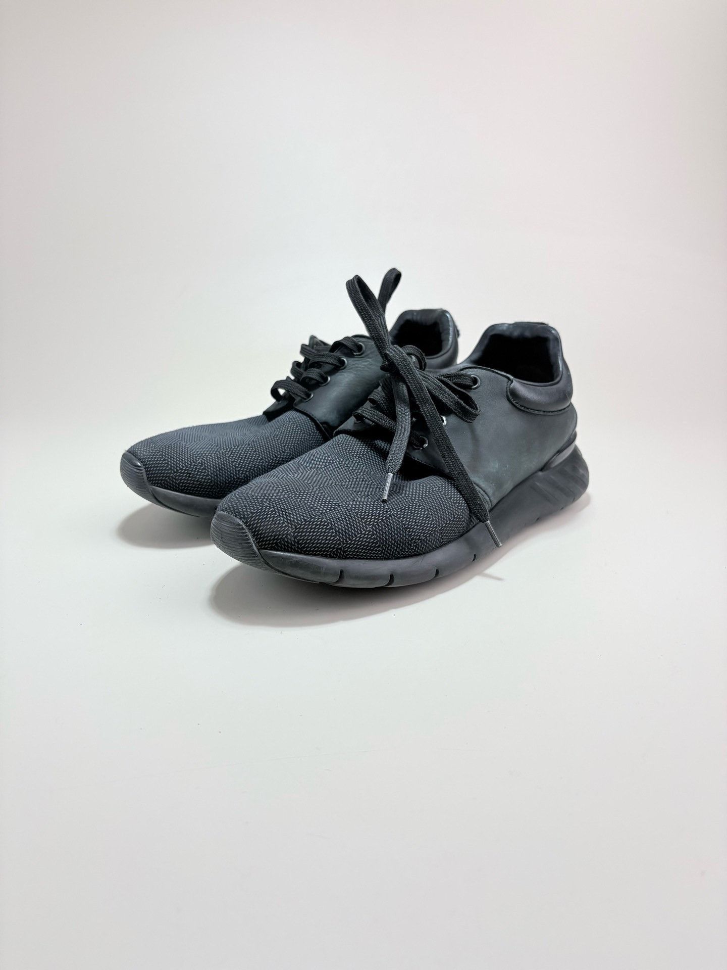 Louis Vuitton Louis Vuitton Checkerboard Casual Shoes Size US 8 / EU 41 - 1 Thumbnail