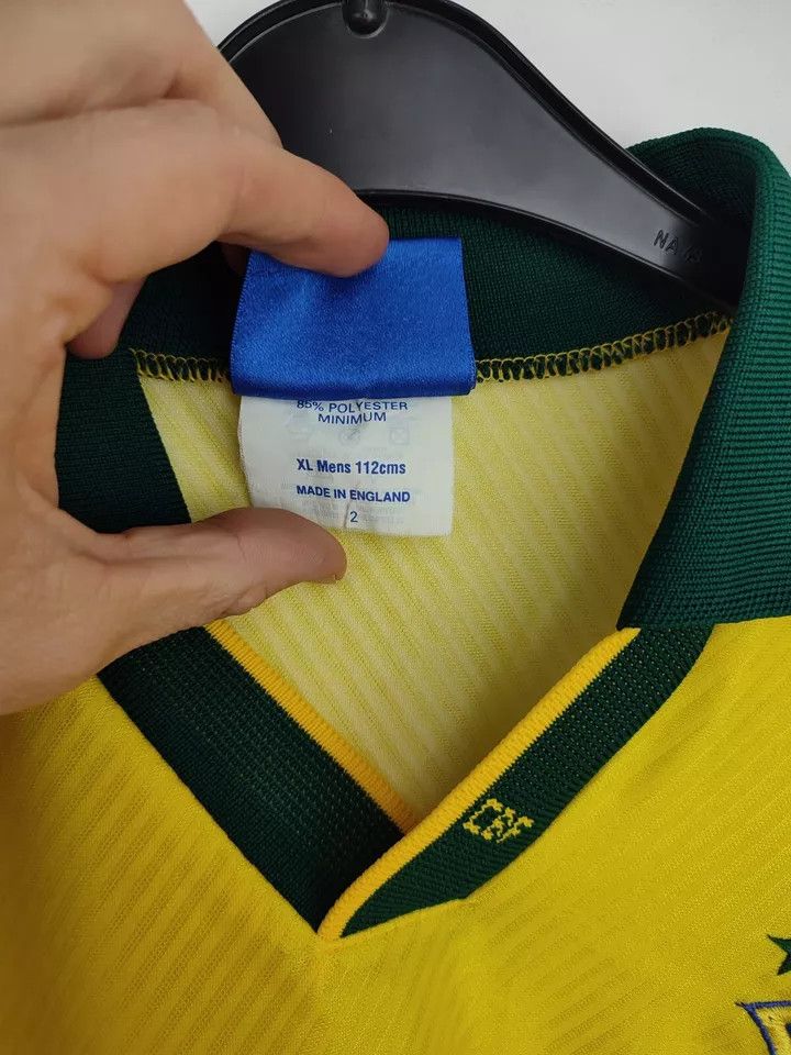 Umbro Vintage Umbro Brazil 1994 World Cup Home FOOTBALL Kit SHIRT Size US XL / EU 56 / 4 - 6 Thumbnail