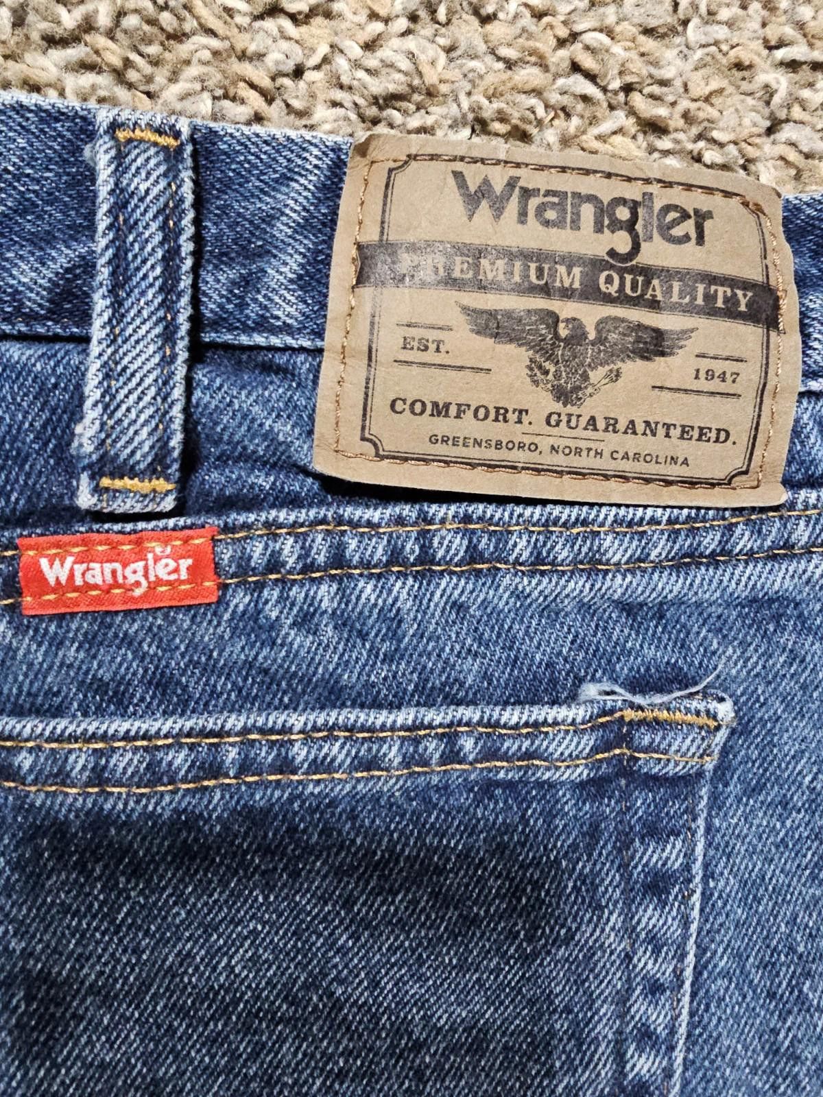 Wrangler Wrangler Premium Denim Men's 44x30 Relaxed Fit Jeans Size US 44 / EU 60 - 6 Thumbnail