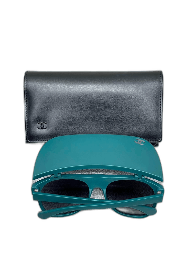 Chanel Chanel Logo Sunglasses with Case -2505 Size ONE SIZE - 1 Thumbnail