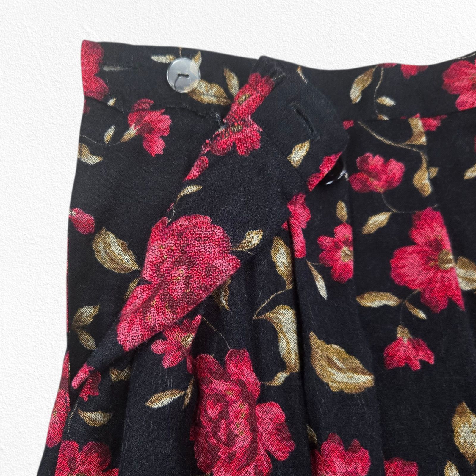 Worthington Vintage Black Red Floral Rayon Midi Skirt Size 10P USA Made Size 32" / US 10 / IT 46 - 8 Thumbnail