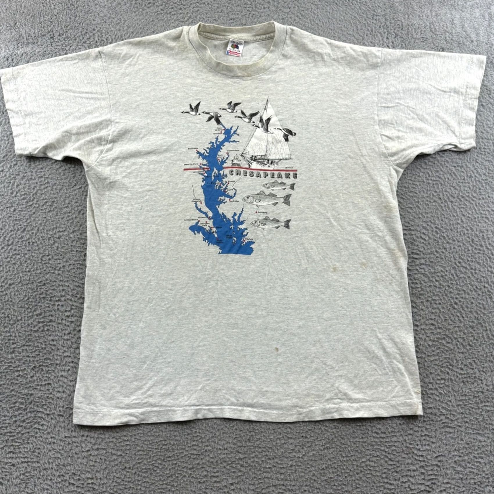 Fruit Of The Loom VINTAGE Chesapeake Bay Shirt Mens 2XL Gray Fishing Outdoor USA 90s Short Sleeve Size US XXL / EU 58 / 5 - 2 Thumbnail