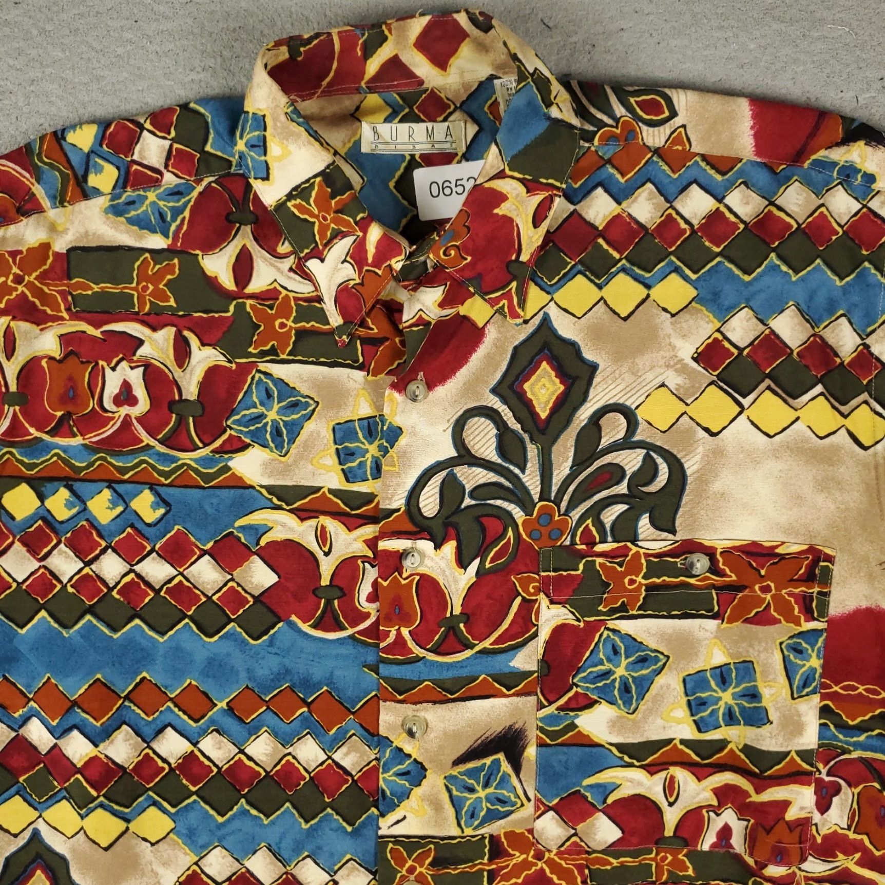 Vintage Burma Bibas Shirt Mens Small Red Abstract Vintage Button Up Short Sleeve Size US S / EU 44-46 / 1 - 2 Thumbnail