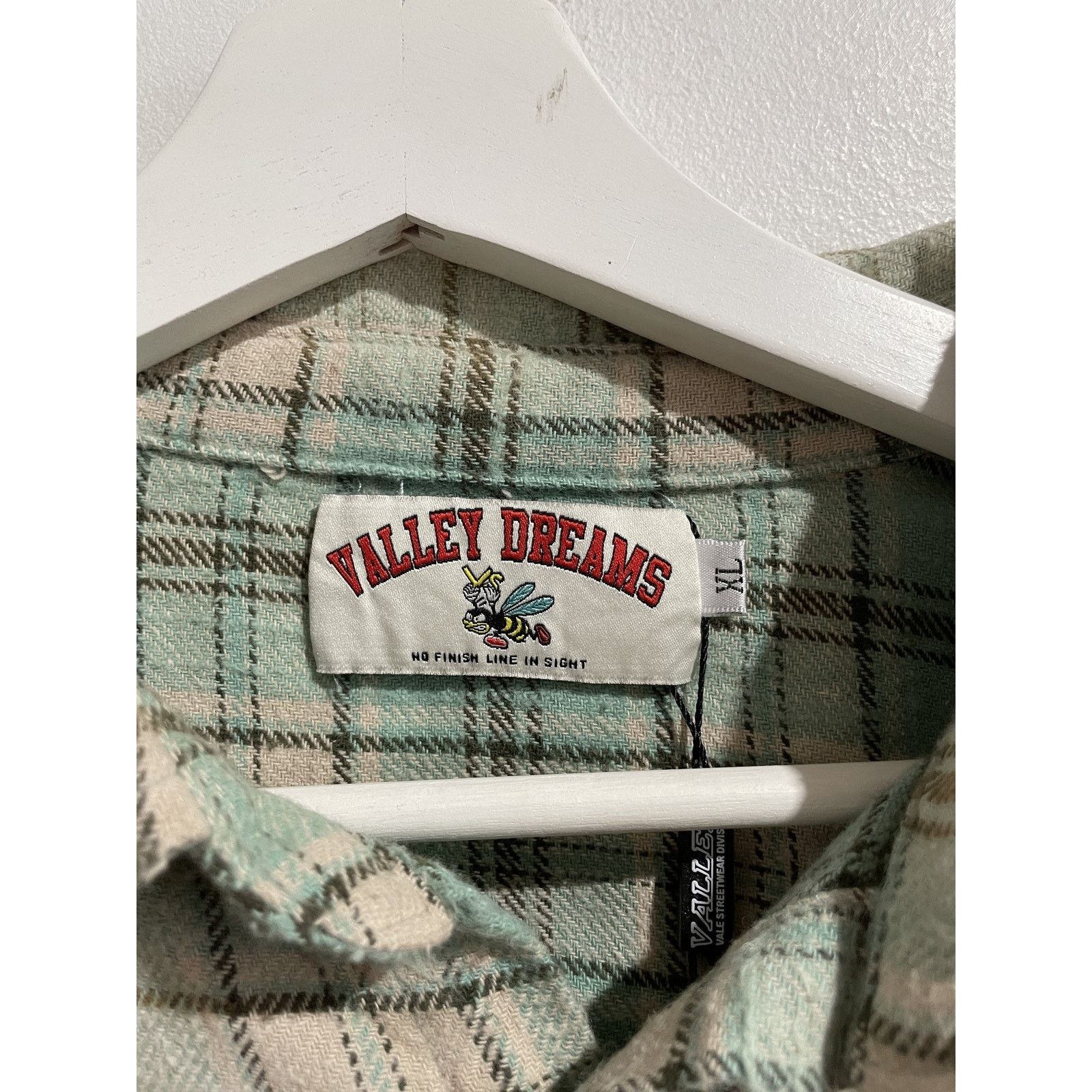 Vale VALE FOREVER LITTLE GEMS FLANNEL SIZE XL NEW Size US XL / EU 56 / 4 - 5 Thumbnail