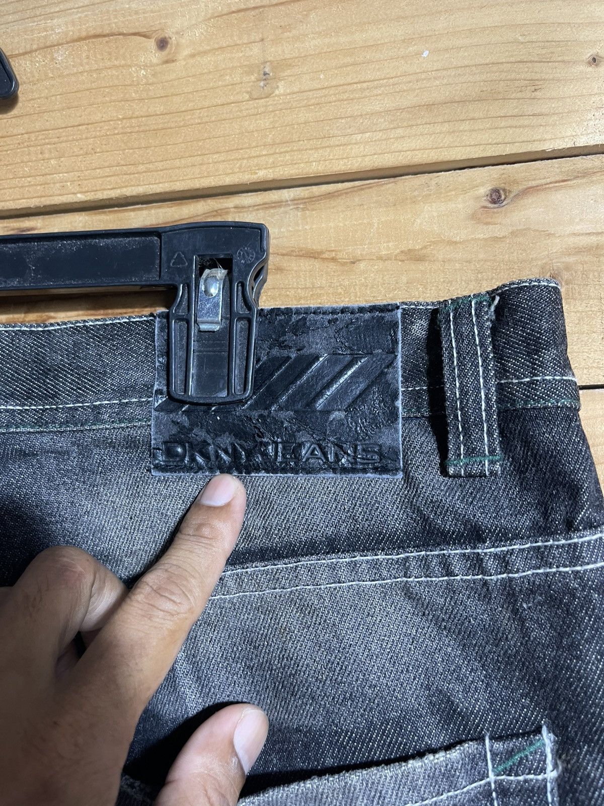 DKNY Vintage DKNY distressed jeans Size US 35 - 8 Thumbnail