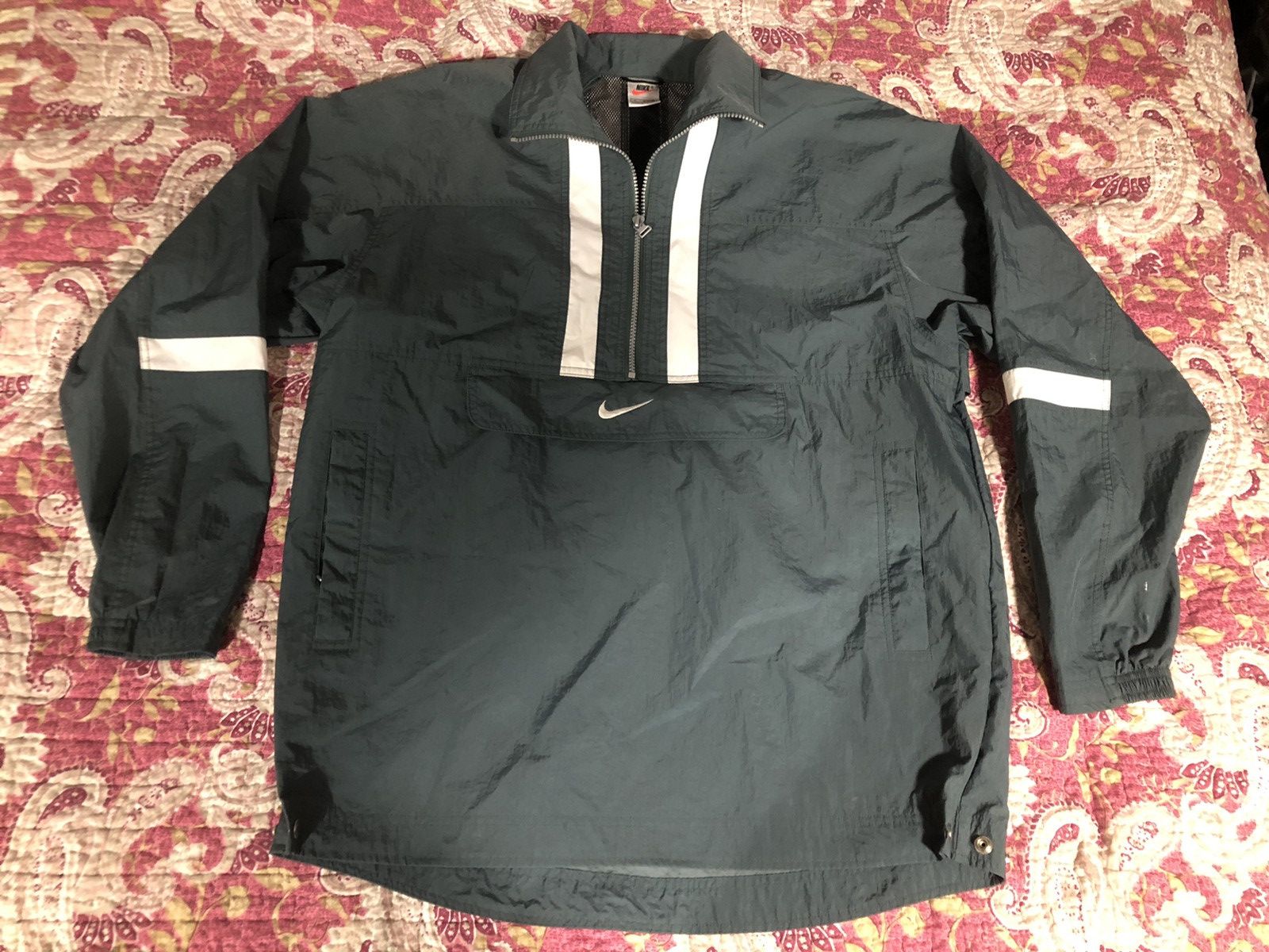 Nike Vintage Nike Windbreaker / green with front pocket Size US XL / EU 56 / 4 - 1 Thumbnail