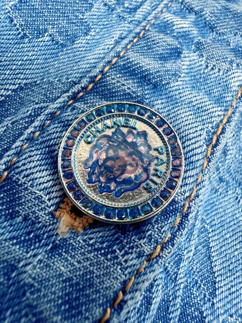 Chanel 23p blue full-print camellia denim jacket