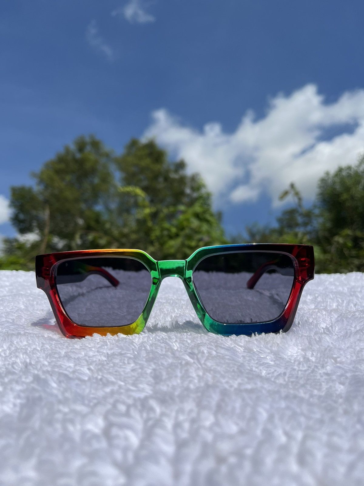 Vintage Rainbow Crystal Square Sunglasses Size ONE SIZE - 2 Thumbnail