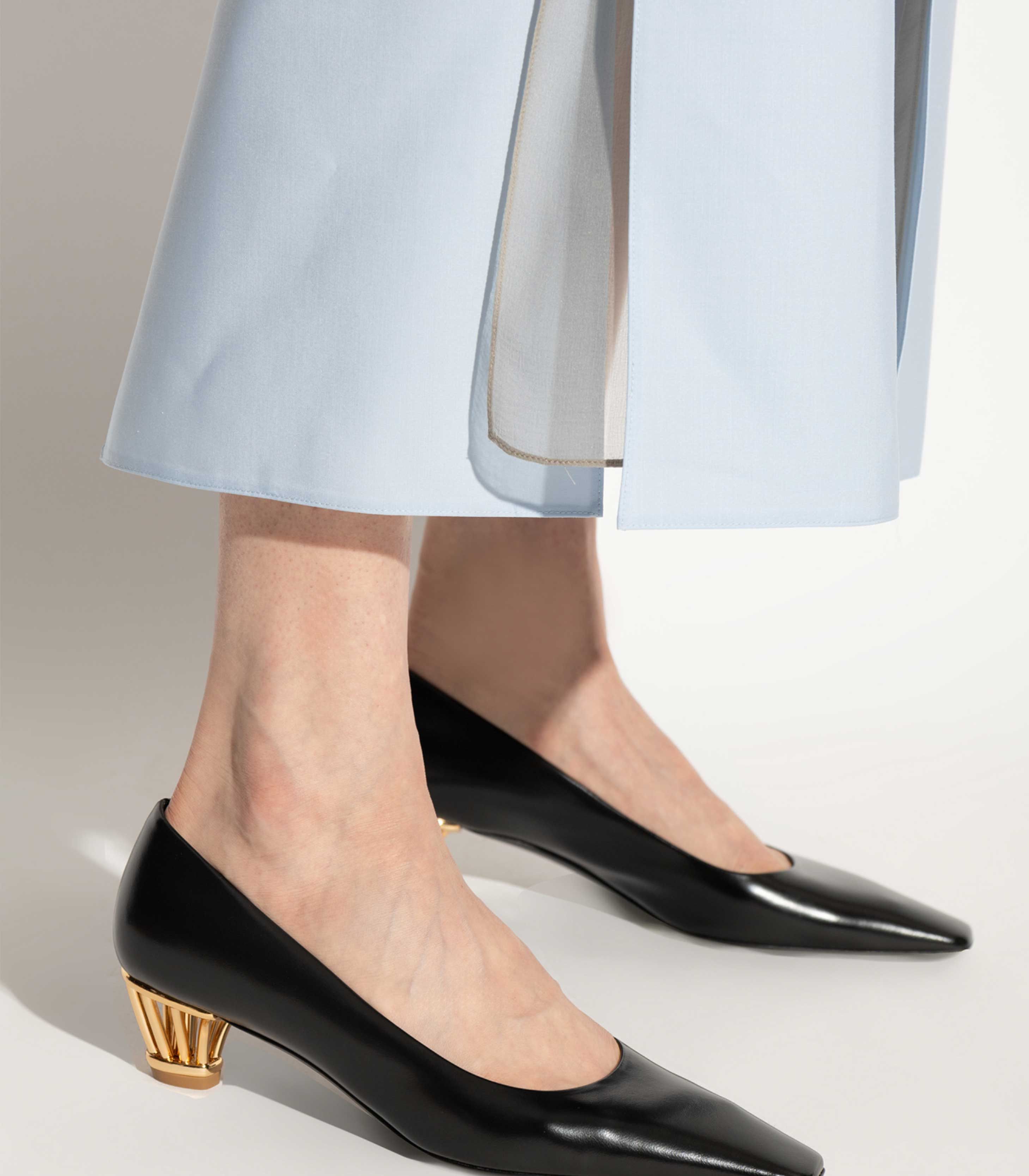 Salvatore Ferragamo o1s1rm0126 Cage Heel Pumps in Black Size US 8 / IT 38 - 2 Thumbnail