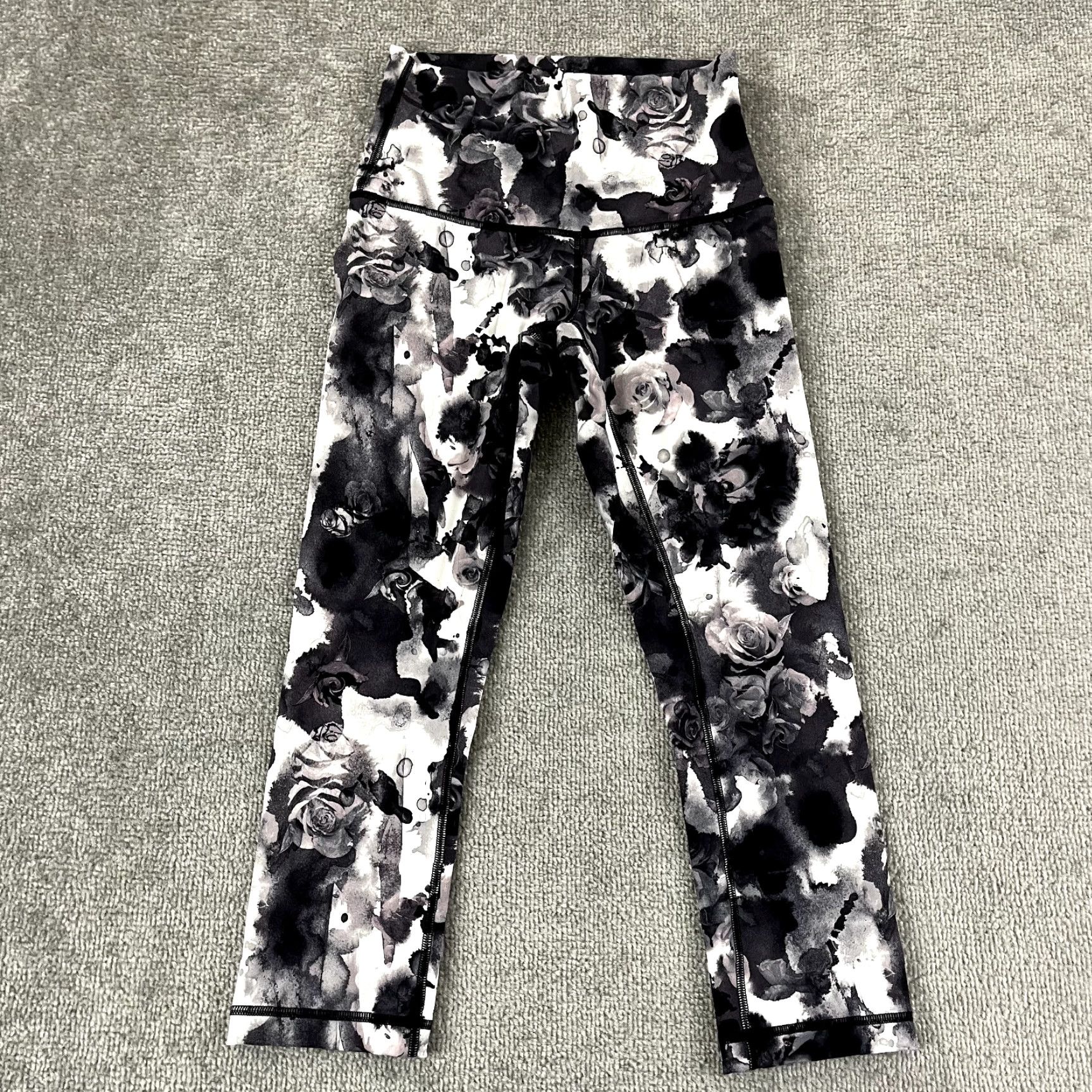Lululemon LULULEMON Leggings Womens Size 6 WUNDER UNDER Mid Rise Black Floral Obscurred Size 28" / US 6 / IT 42 - 3 Thumbnail