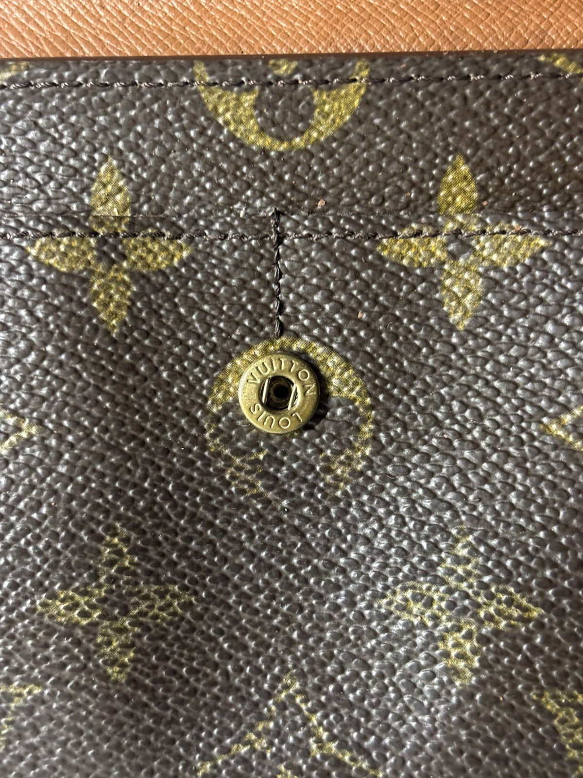 Louis Vuitton (very worn) Louis Vuitton Long Wallet Size ONE SIZE - 22 Thumbnail