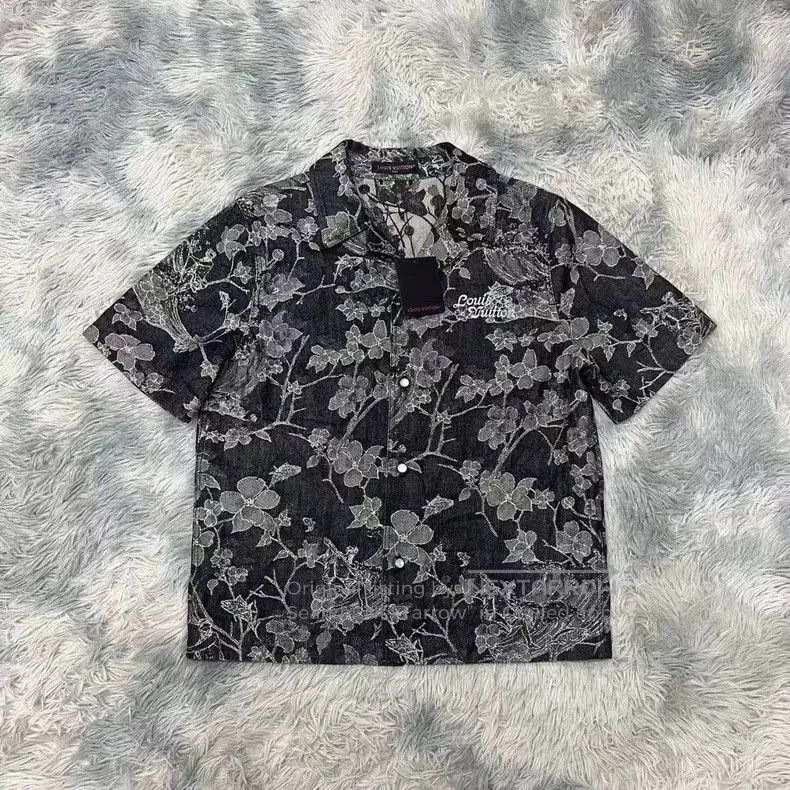 Louis Vuitton Louis Vuitton Embroidered Denim Short Sleeve. Size US S / EU 44-46 / 1 - 1 Thumbnail