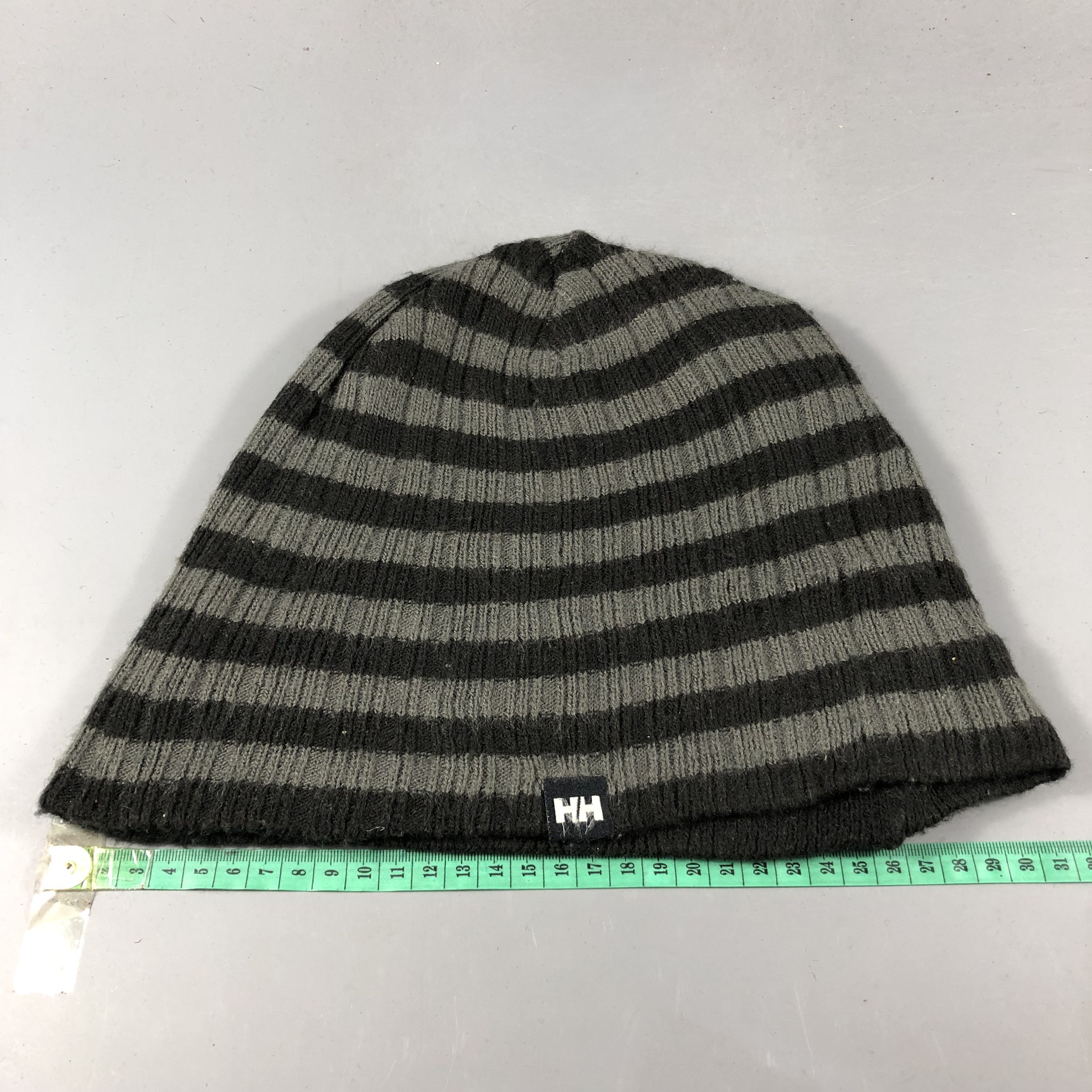 Helly Hansen Helly Hansen Slouchy Striped Beanie Snowcap Snow Hat B851 Size ONE SIZE - 3 Thumbnail