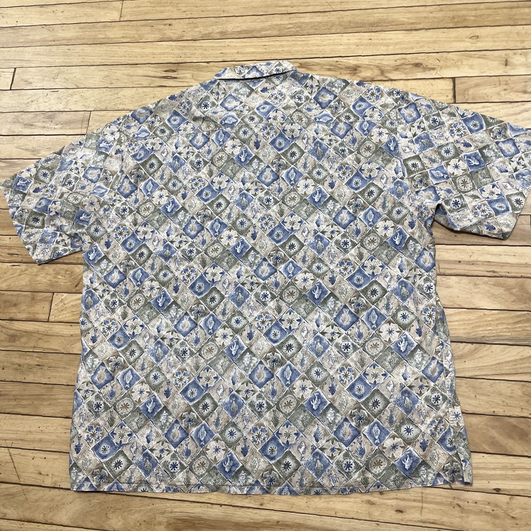 Vintage VINTAGE Burma Bibas Shirt Men 2XL Short Sleeve Button-Up Madras Plaid Fish Print Green 90s 2XL Mens Size US XXL / EU 58 / 5 - 2 Thumbnail