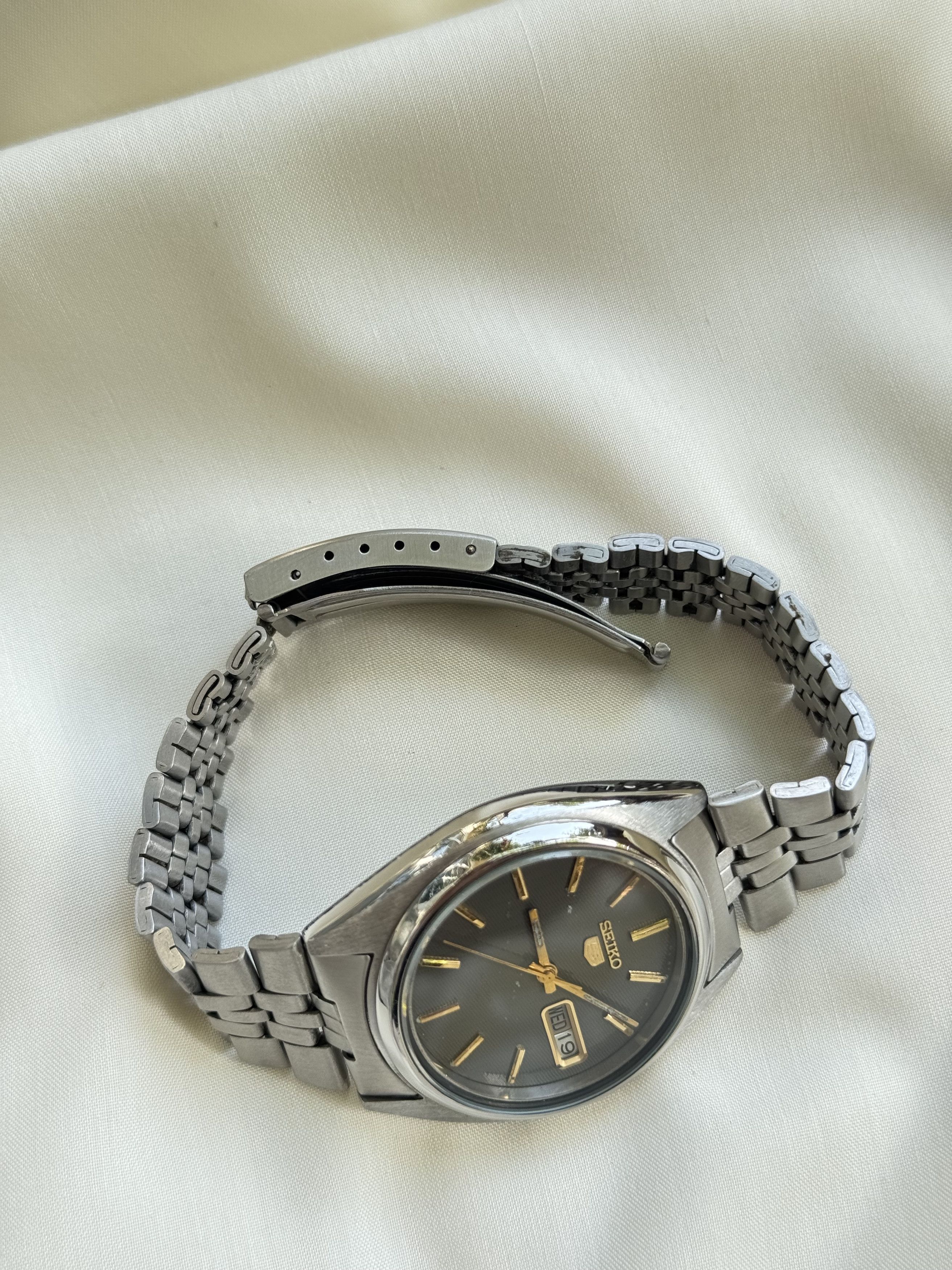 Seiko Seiko Automatic Wrist Watch 17Jewels Day/Date Japan Size 36 - 11 Thumbnail