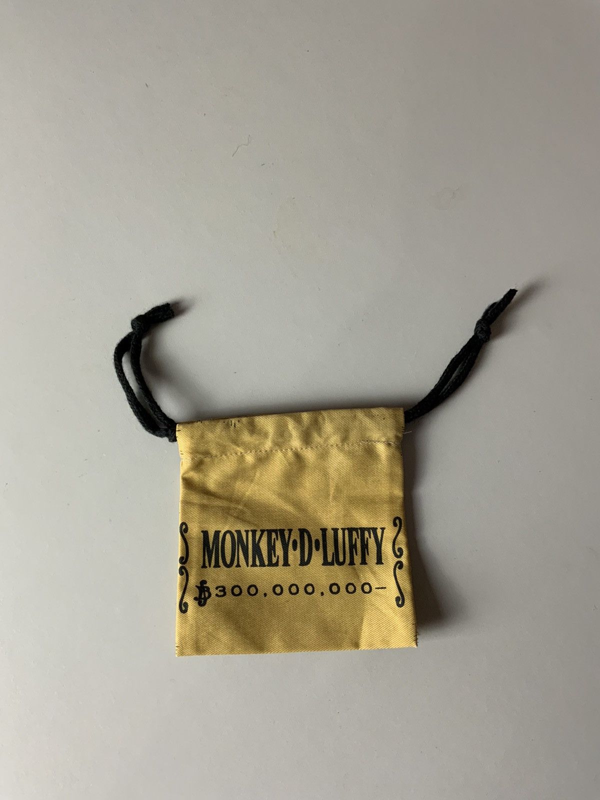 One Piece One Piece Monkey D Luffy Wanted $300.000.000 Coin Bag Size ONE SIZE - 4 Thumbnail