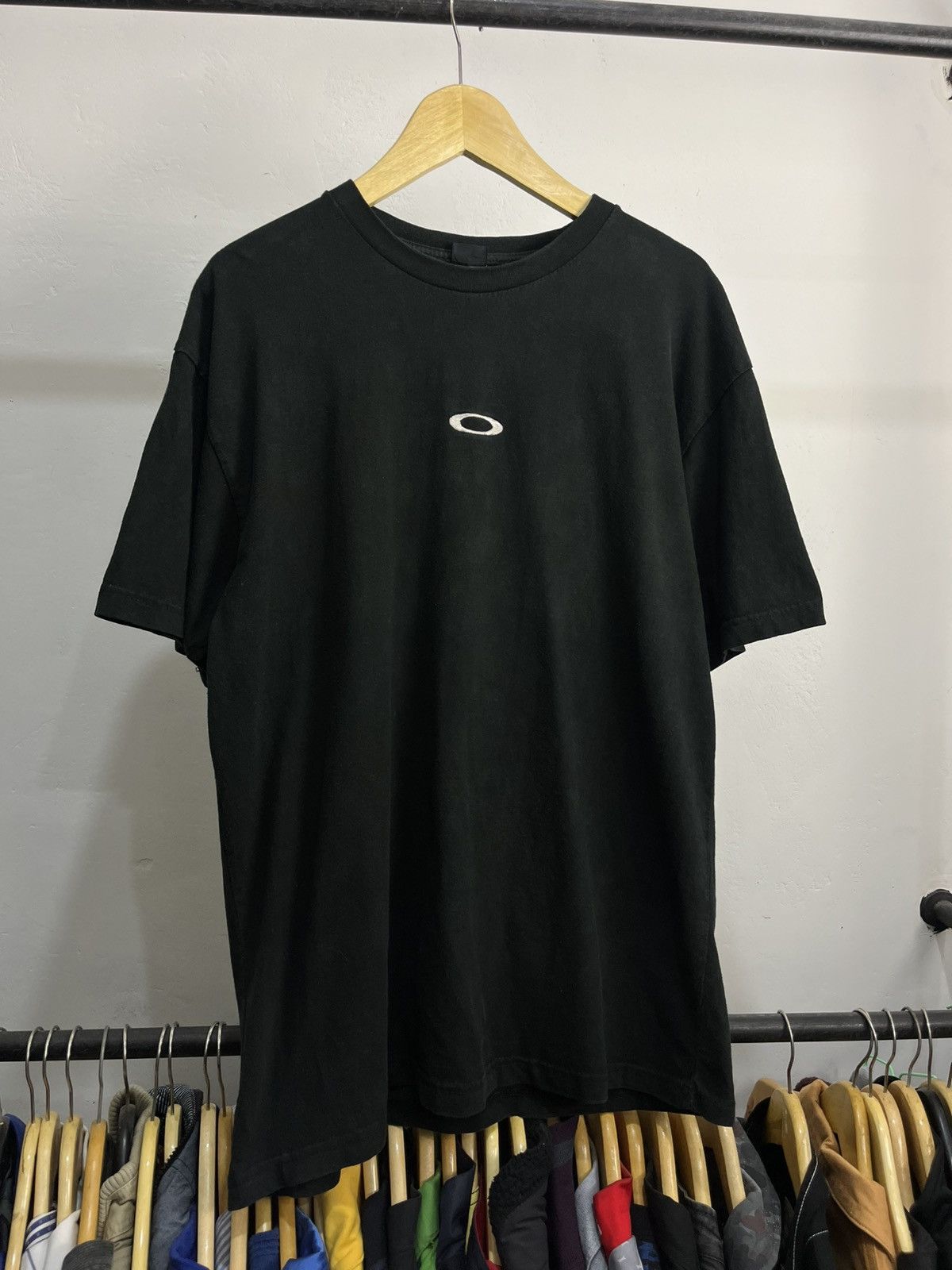 Oakley Vintage Oakley Software Center Logo T-Shirt Size US XL / EU 56 / 4 - 1 Thumbnail