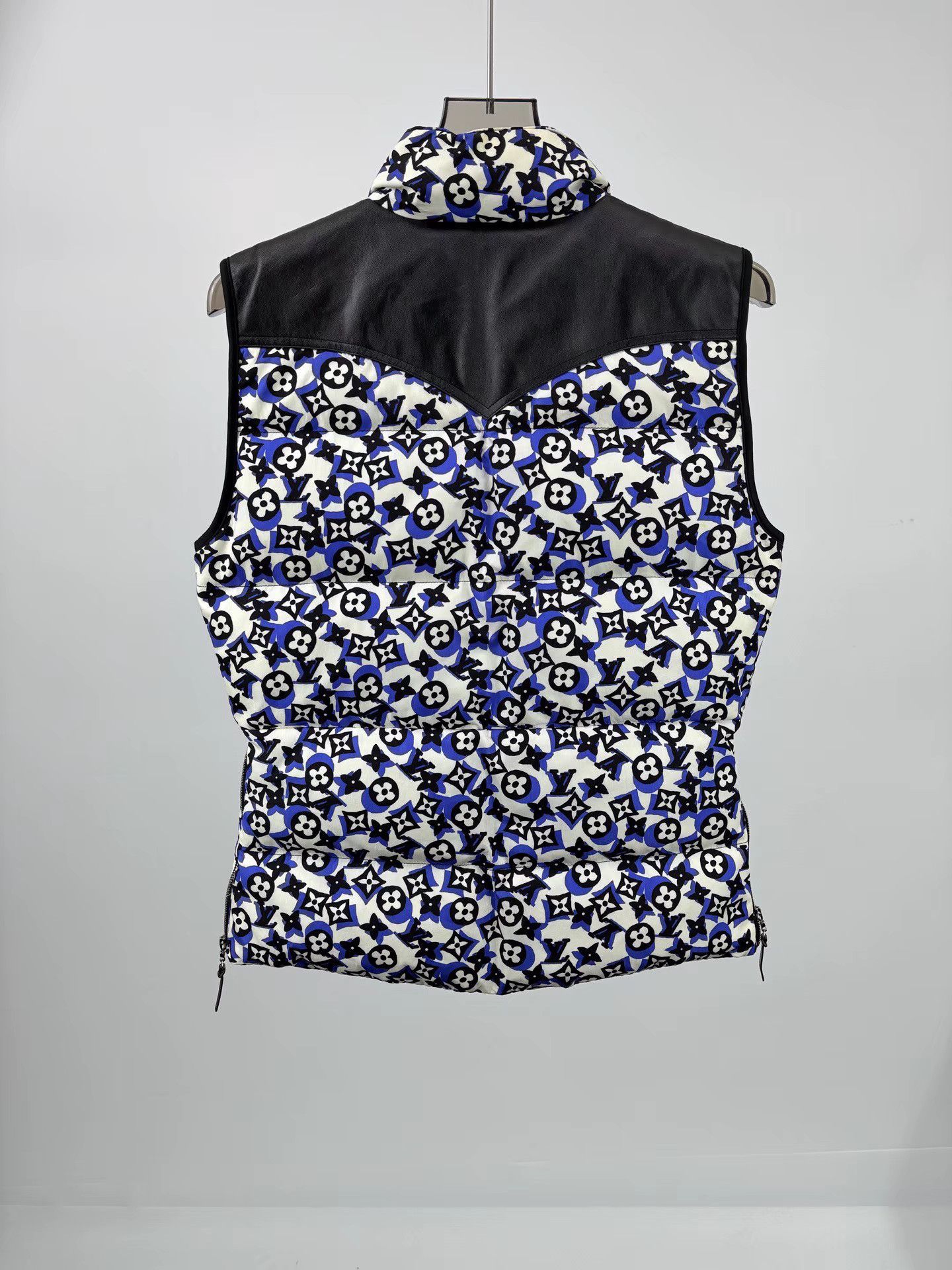 Louis Vuitton LOUIS VUITTON Monogram Logo Leather Panel Down Vest Size XS / US 0-2 / IT 36-38 - 2 Thumbnail