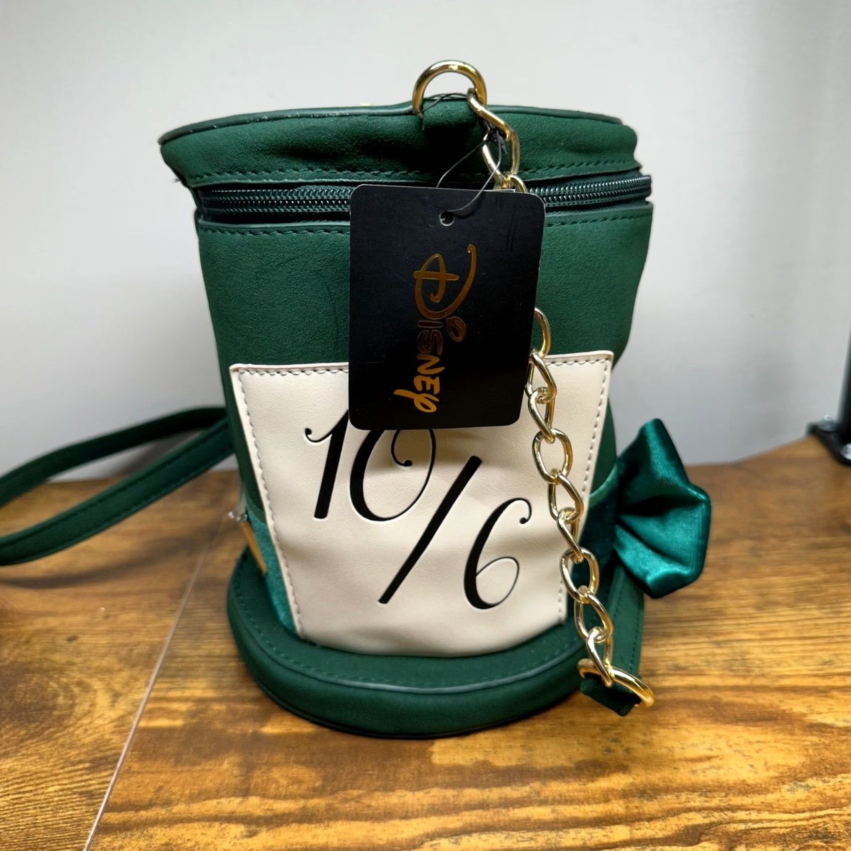 Disney NEW Disney Alice in Wonderland Mad Hatter Green Top Hat Crossbody Bag Size S / US 4 / IT 40 - 5 Thumbnail