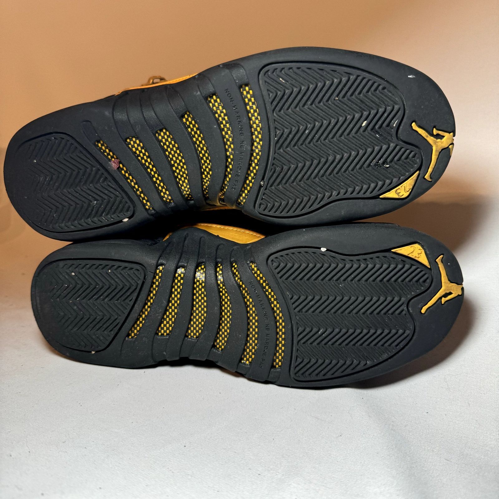 Jordan Brand × Nike Size 7 - Nike Air Jordan 12 Retro GS Black Taxi Men's Shoes Size US 7 / EU 40 - 6 Thumbnail