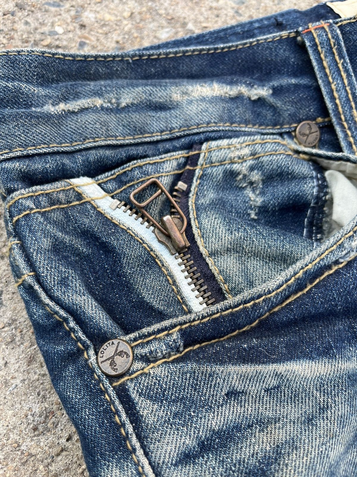 If Six Was Nine Vtg LOLITA EXOTIC DISTRESSED DENIM perfectly Size US 34 / EU 50 - 3 Thumbnail