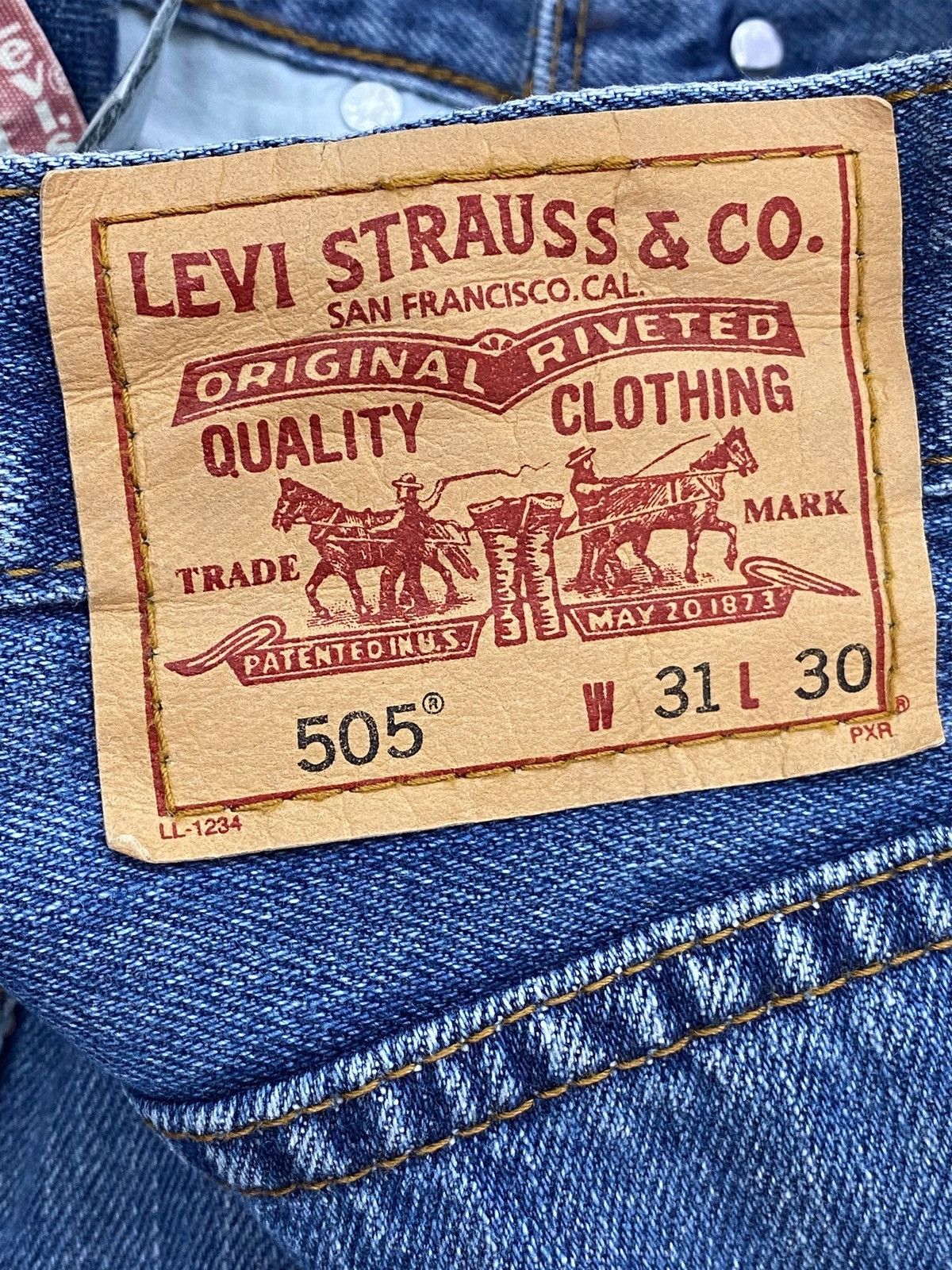 Levi's Levi’s Blue Wash Distressed Skinny Style Jean Size US 30 / EU 46 - 11 Thumbnail