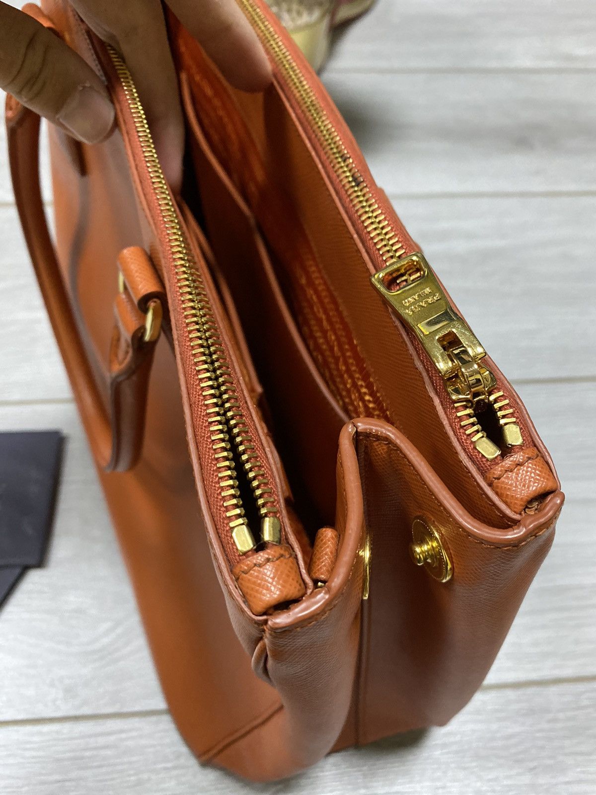 Prada Prada Milano Leather Saffiano selfbridge tote double zip bag Size ONE SIZE - 16 Thumbnail