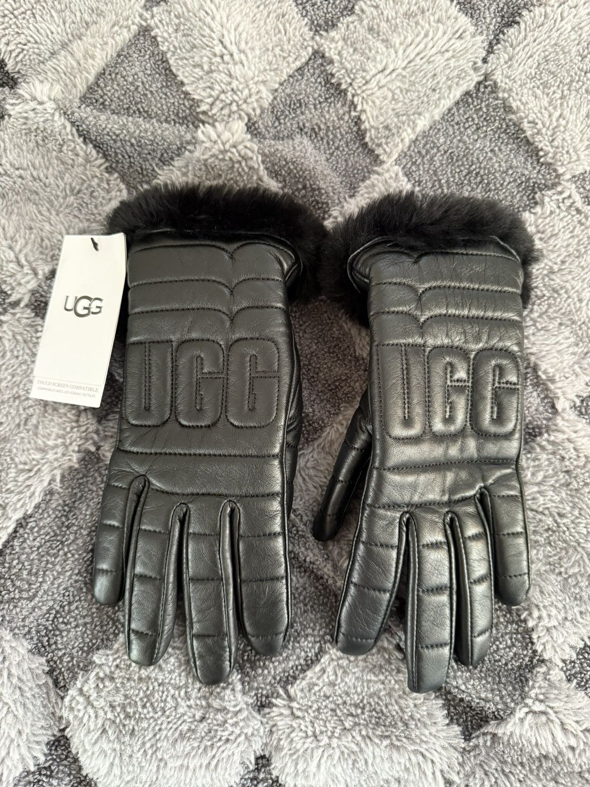 Ugg UGG Winter Leather Quilted Snow Gloves size S Size ONE SIZE - 1 Thumbnail