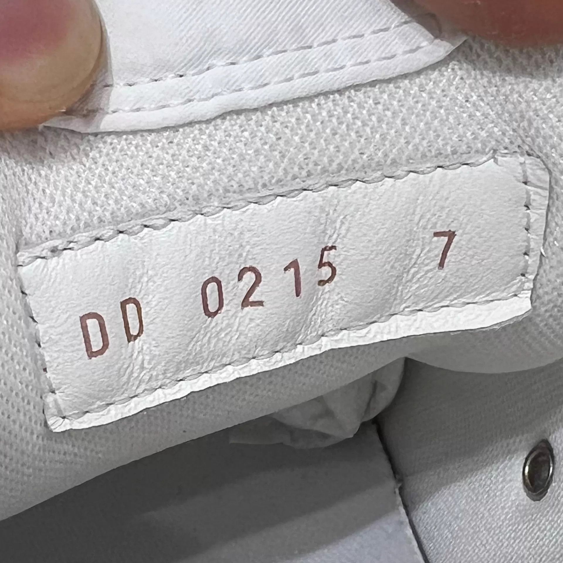 Louis Vuitton LV 25 New Classic White Sneaker UK7 41 Size US 8 / EU 41 - 8 Thumbnail