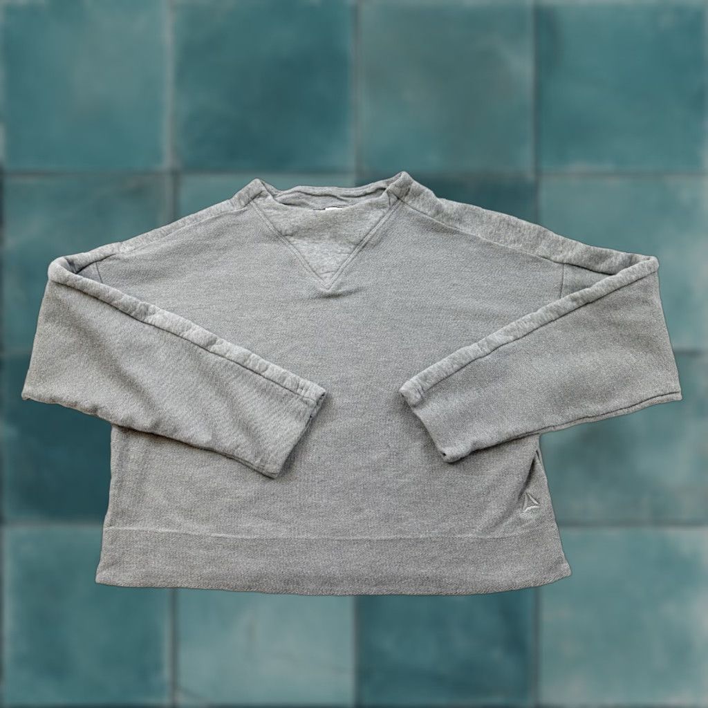 Reebok Reebok Sweatshirt Women’s Large Gray Pullover Crew Neck Cropped Sweatshirt Size L / US 10 / IT 46 - 1 Thumbnail