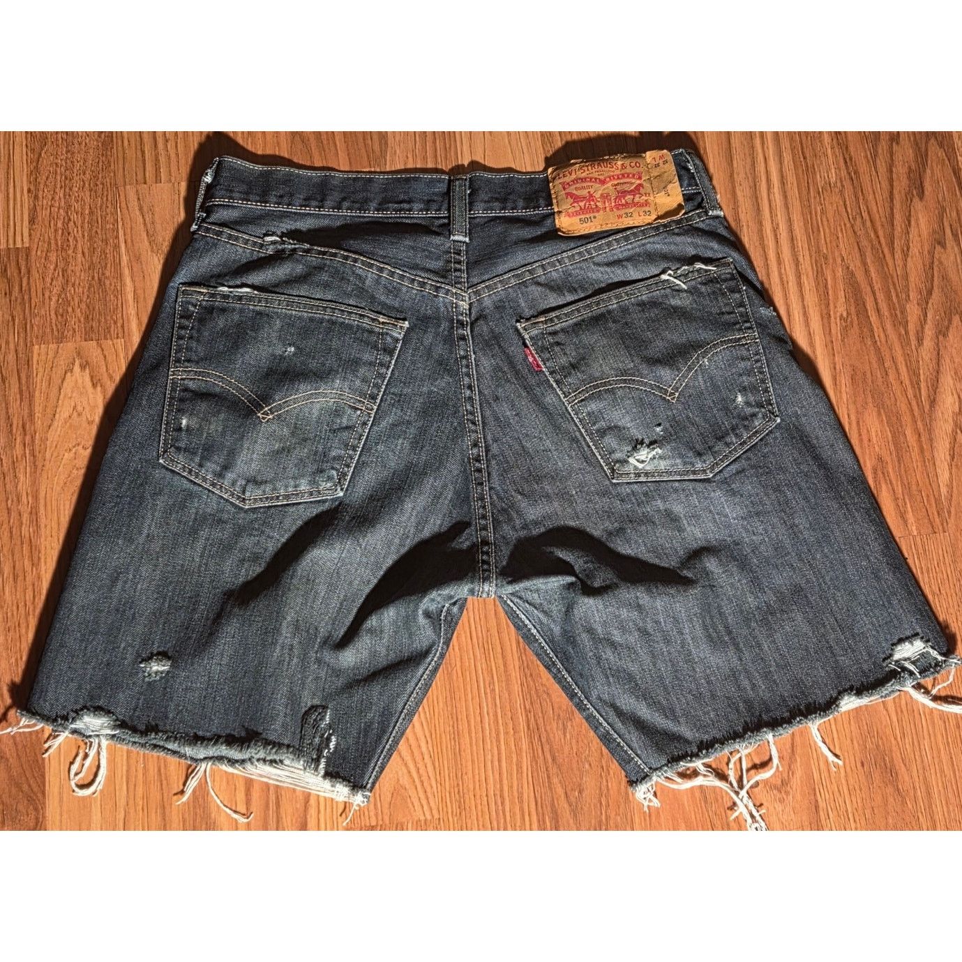 Levi's Levi's Women's Distressed Denim Shorts - Size W32 - Blue Size 32" / US 10 / IT 46 - 3 Thumbnail