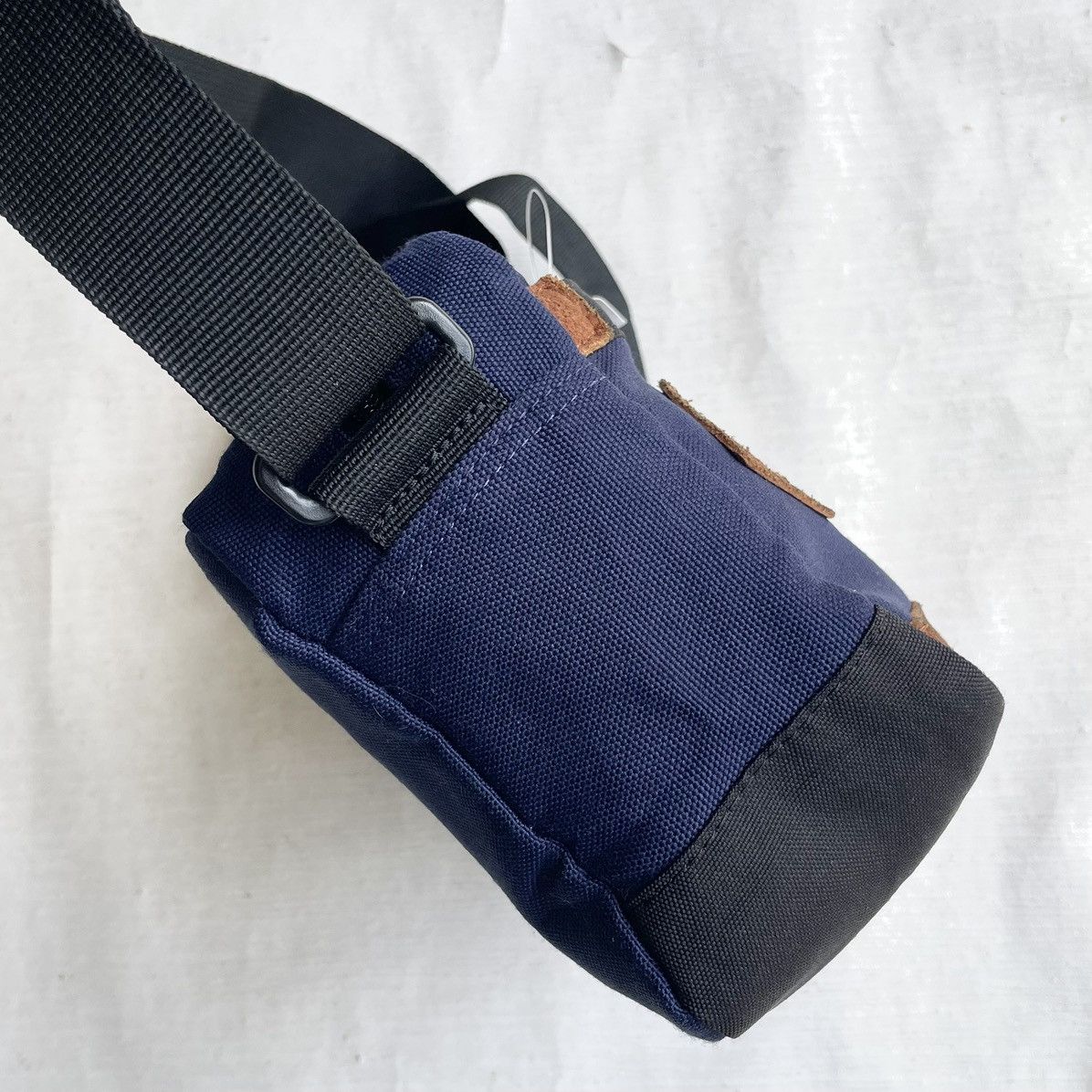 Champion STREETWEAR CHAMPIONS CROSSBODY WITH SUEDE TRIM Size ONE SIZE - 8 Thumbnail