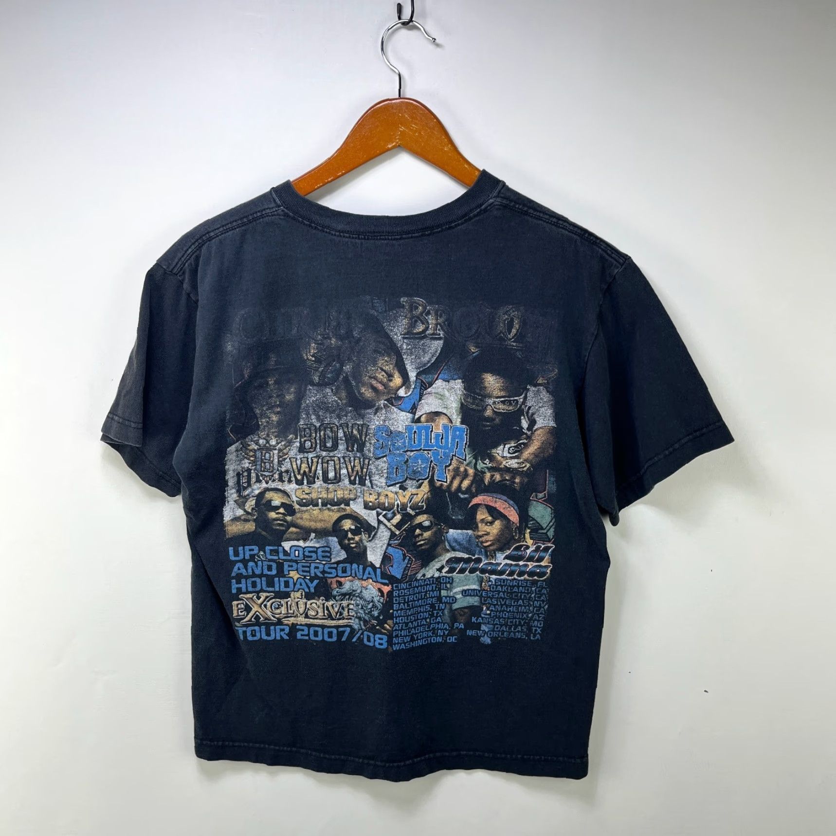 Vintage VINTAGE Chris Brown Bow Wow Soulja Tour T Shirt M Black 90s Skull Graphic Print Mens Short Sleeve Crew Neck Vintage Brand T-Shirt Size US M / EU 48-50 / 2 - 4 Thumbnail