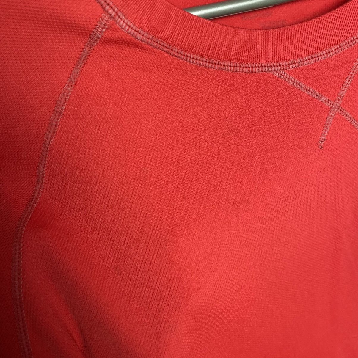 Nike ACG Vintage Nike Acg Small logo y2k dri fit longsleeve size L Size US L / EU 52-54 / 3 - 9 Thumbnail