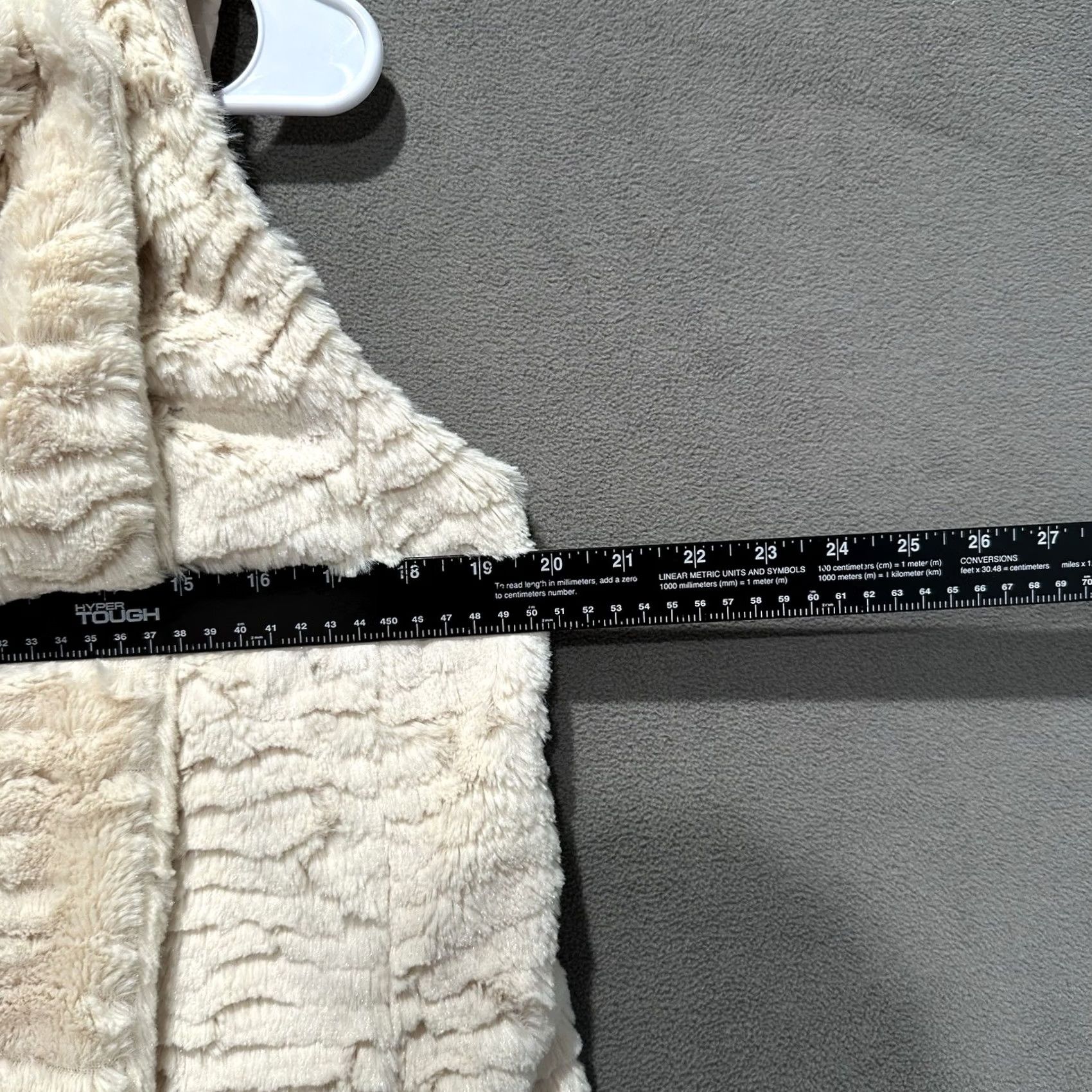 Vintage Francesca's Alya Wrap Vest Womens Medium Ivory Snap Sleeveless Fur EUC Size M / US 6-8 / IT 42-44 - 7 Thumbnail
