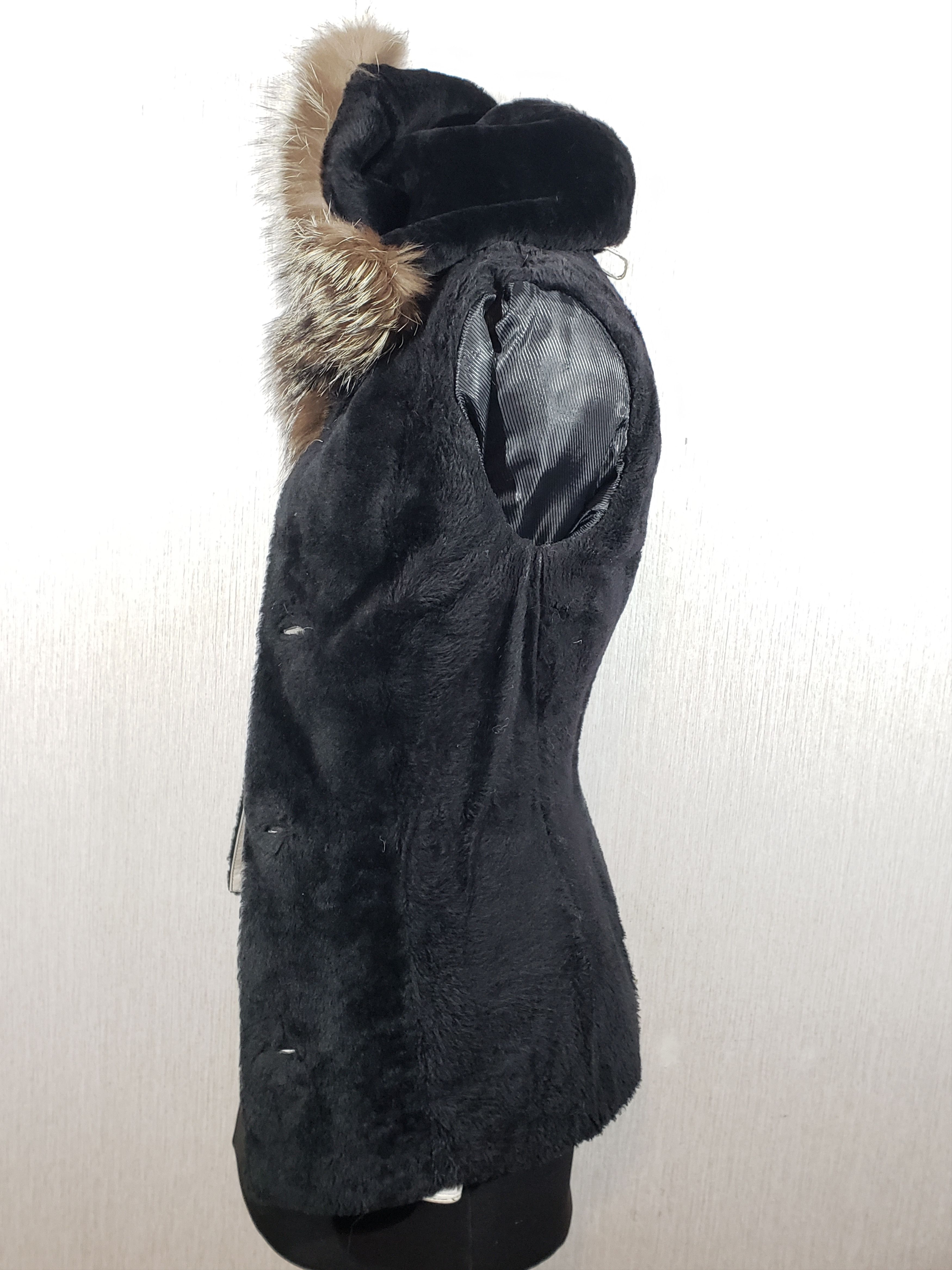Other Wonderful women's warm fur jacket with a hood. Size S / US 4 / IT 40 - 10 Thumbnail
